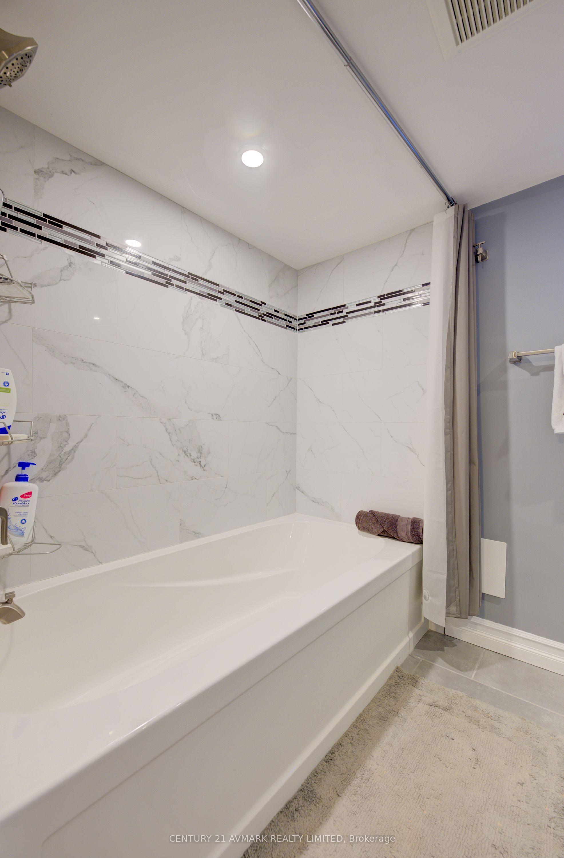 273 Lakeshore Road Property Photo 32