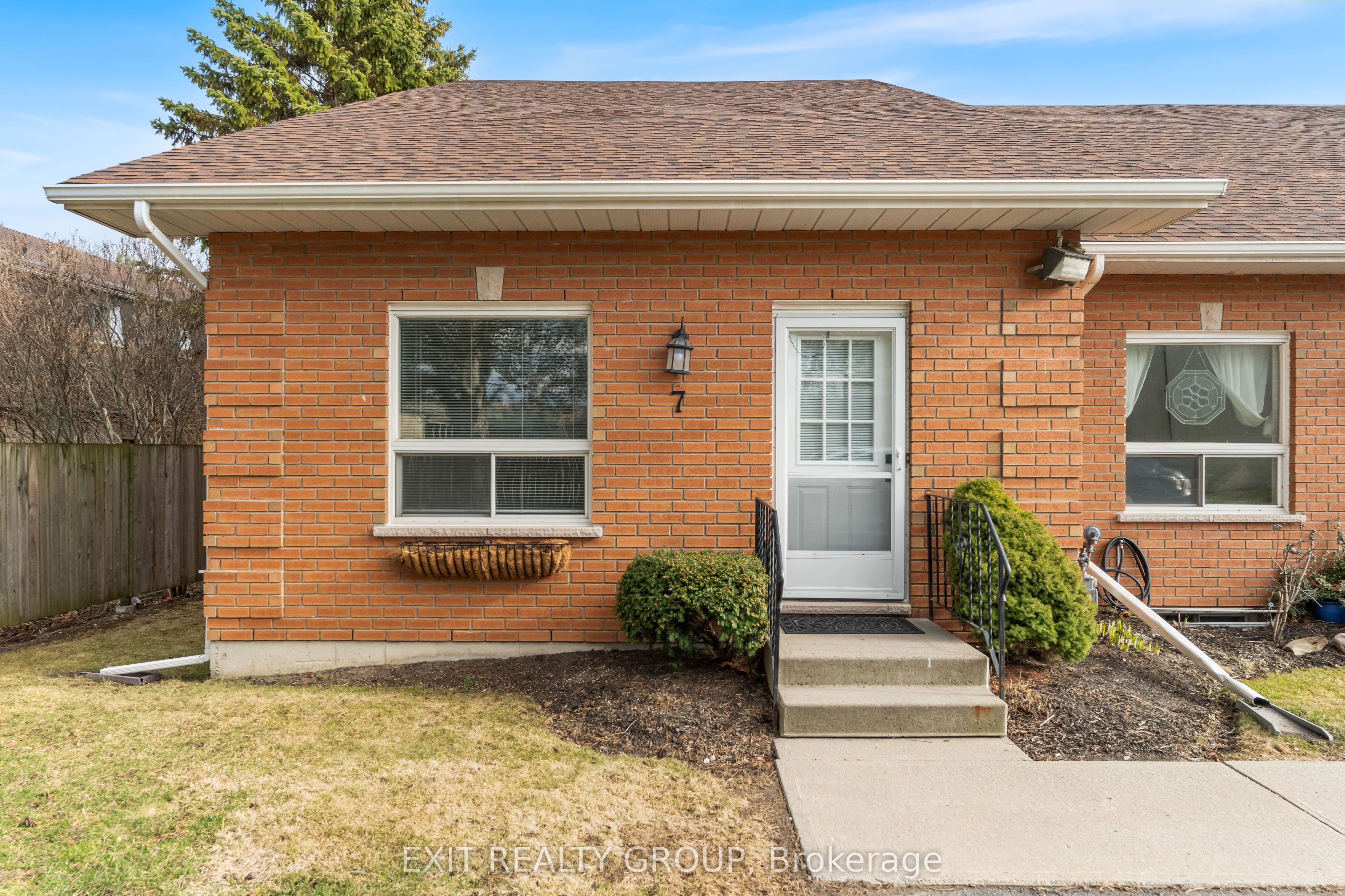 #7-45 Prince Edward Street Property Photo