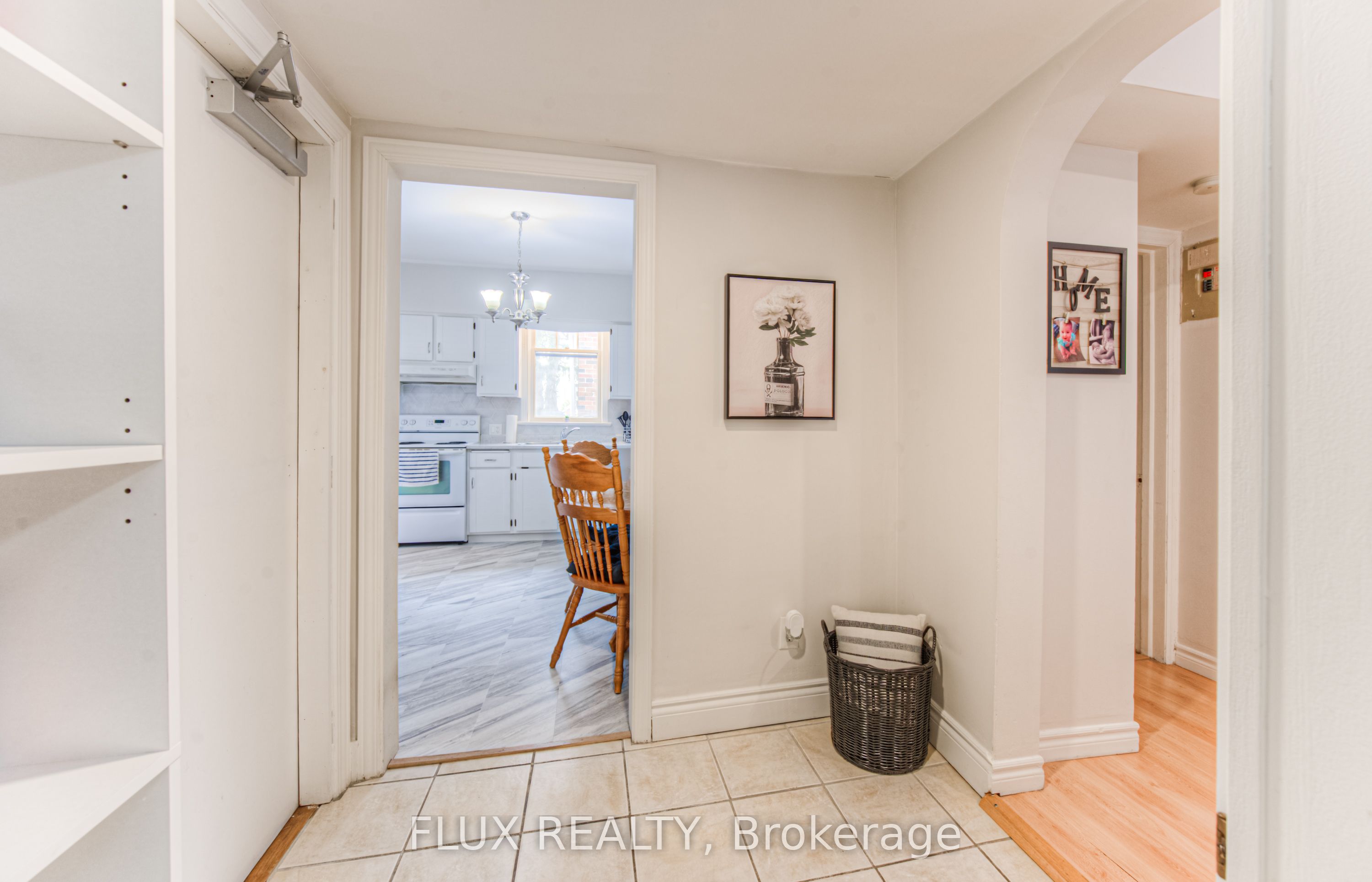 744 Queen Street S Property Photo 27