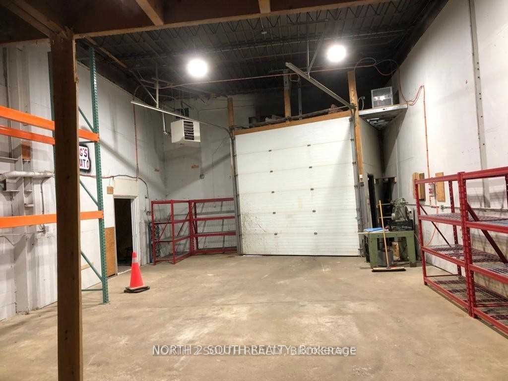 #196c - 200 Arvin Avenue Property Photo 3