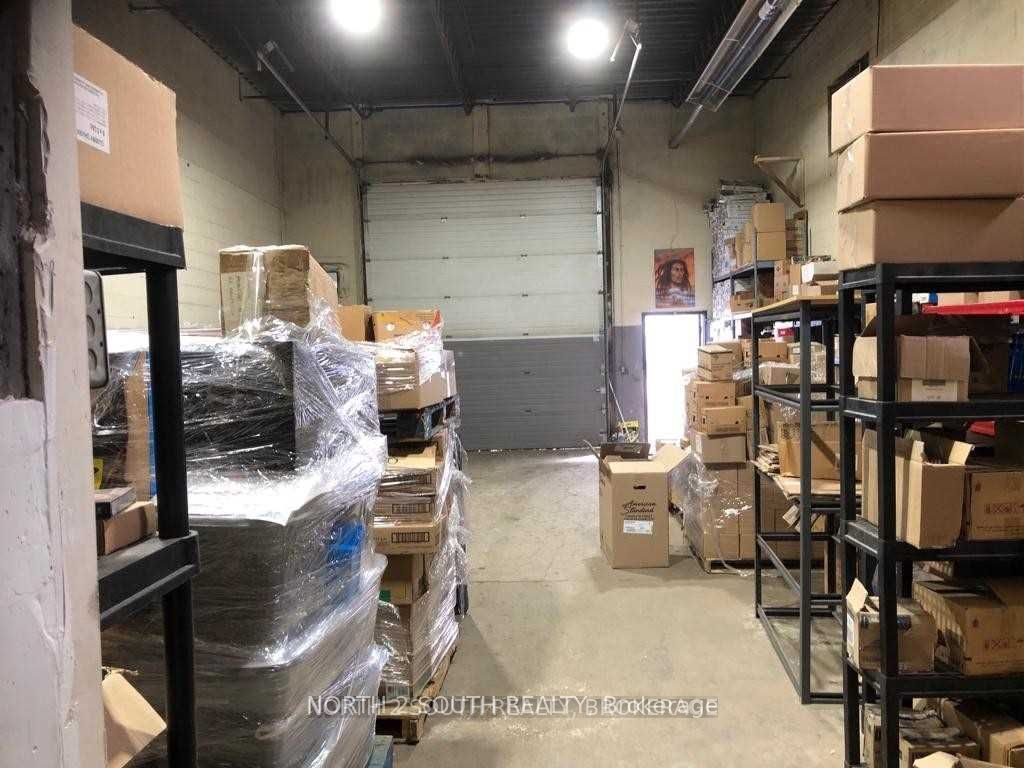 #196c - 200 Arvin Avenue Property Photo 5