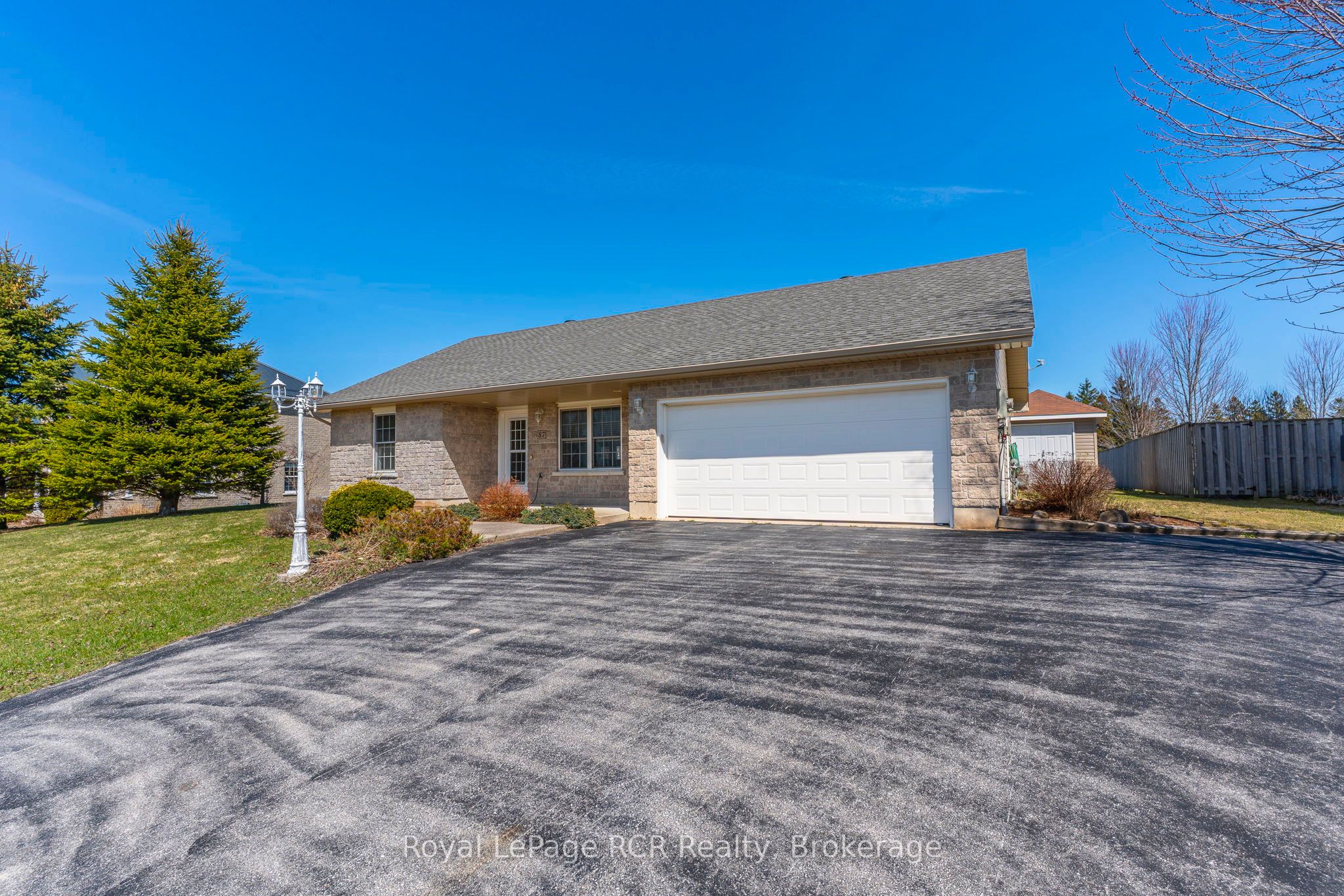 87 Heather Lynn Blvd Property Photo 1