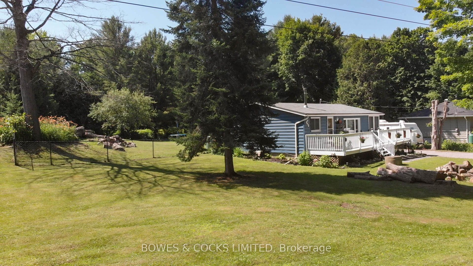 1545 Westview Crescent Property Photo 1