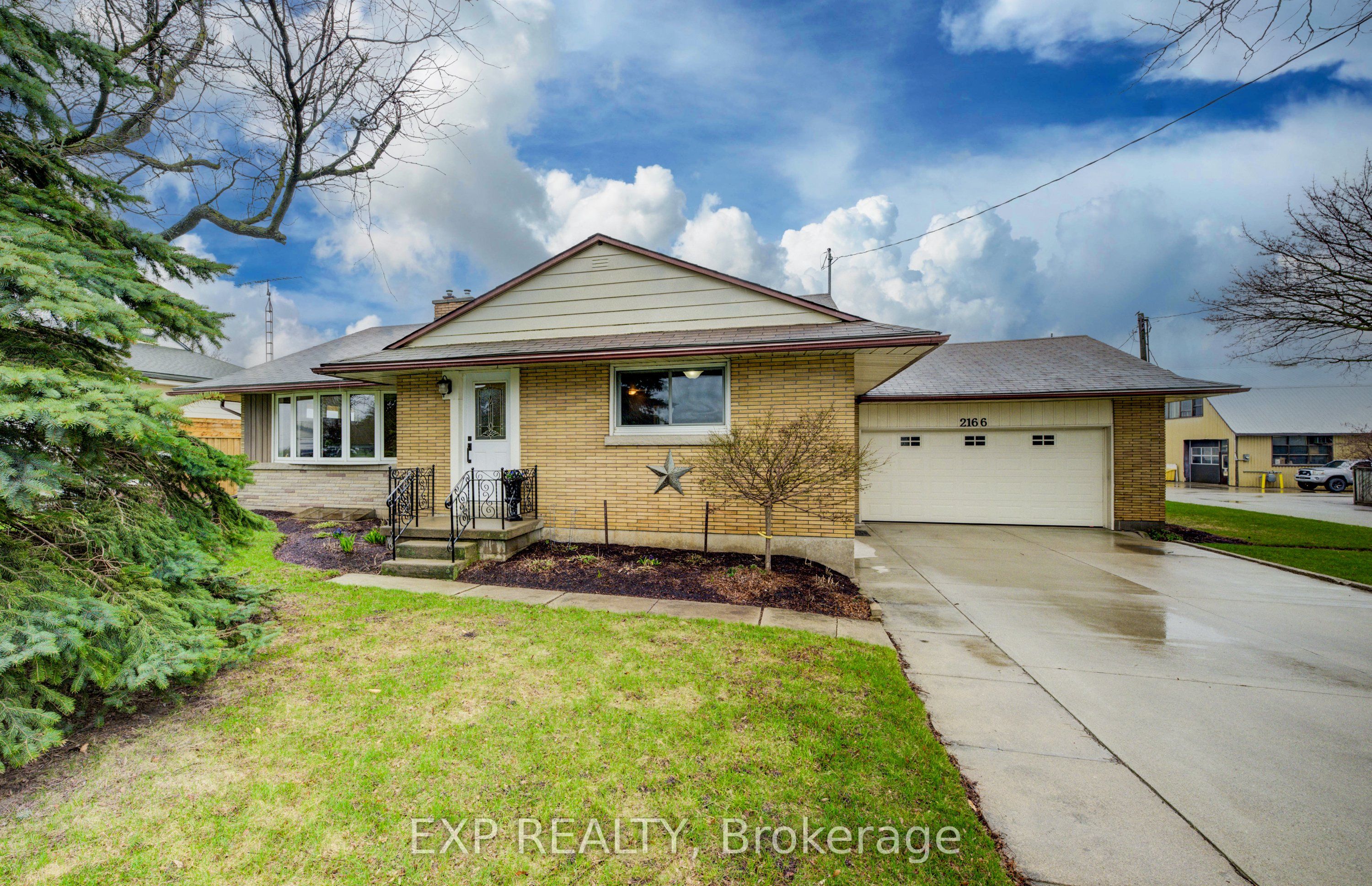 2166 Floradale Road Property Photo 2