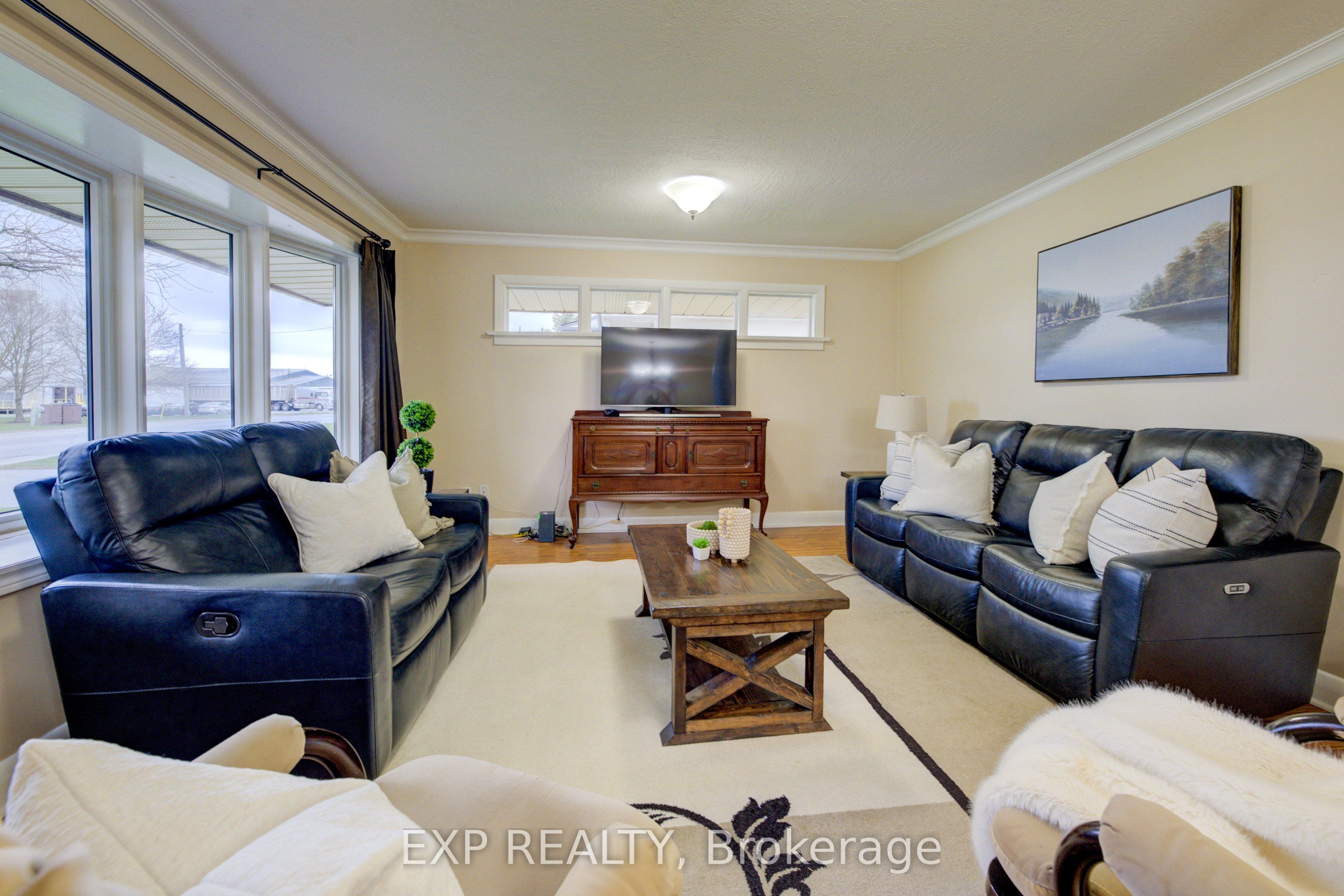 2166 Floradale Road Property Photo 5