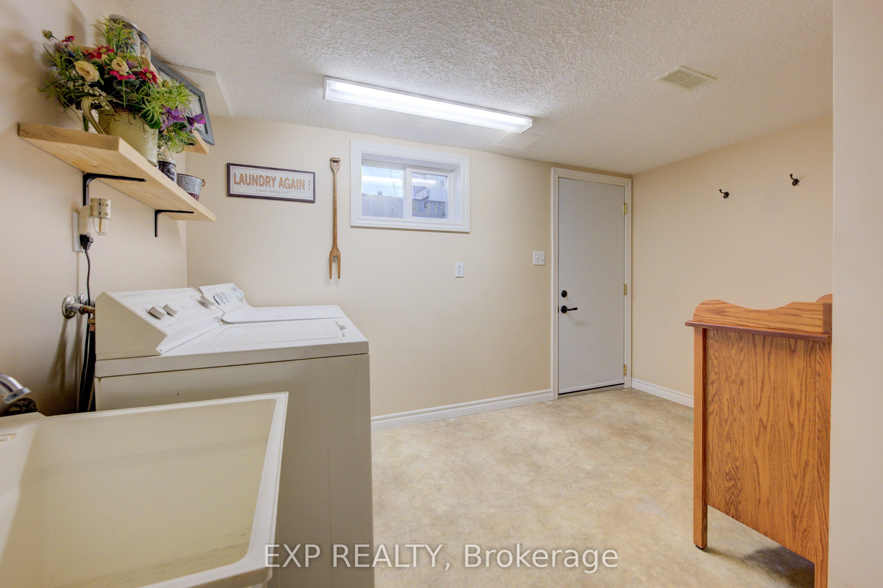 2166 Floradale Road Property Photo 32