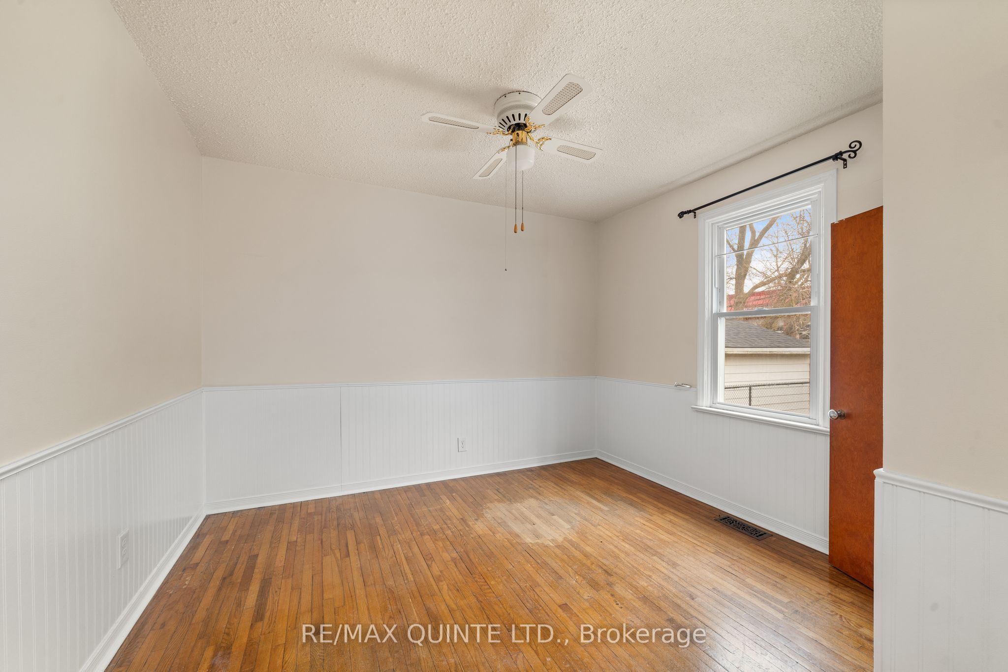 25 Valleyview Cres Property Photo 11