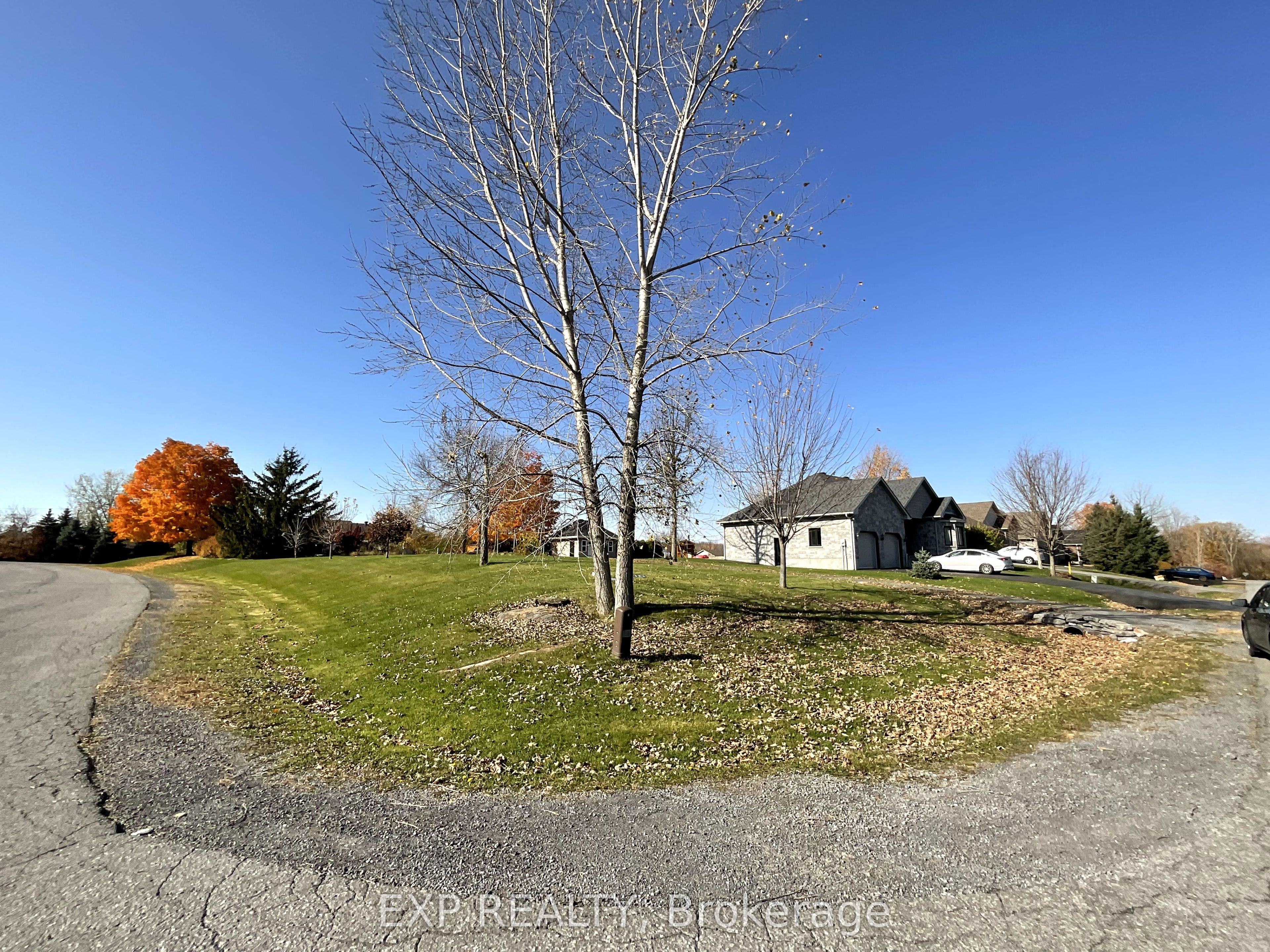 26 Penny Lane Property Photo 3