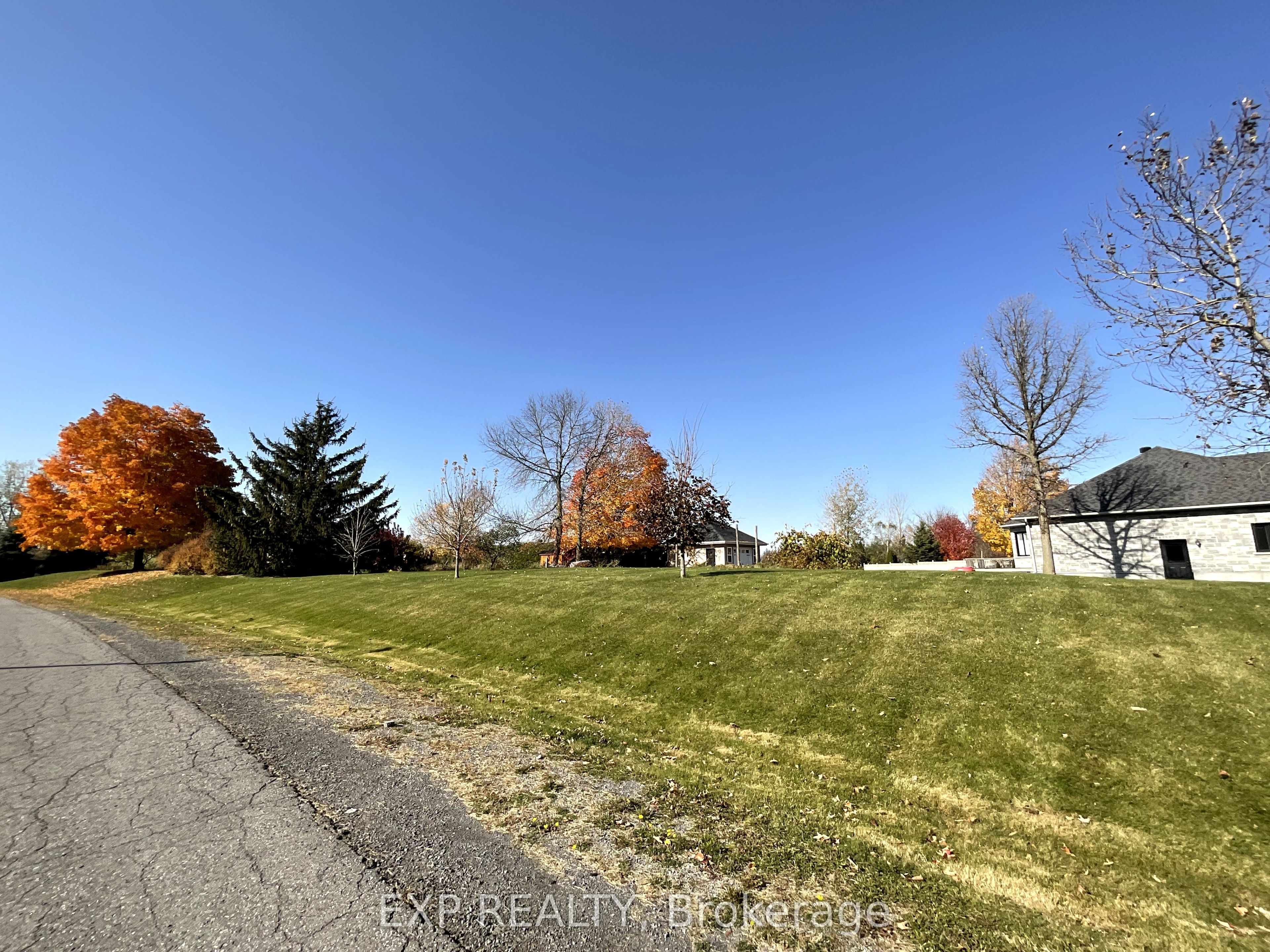 26 Penny Lane Property Photo 4