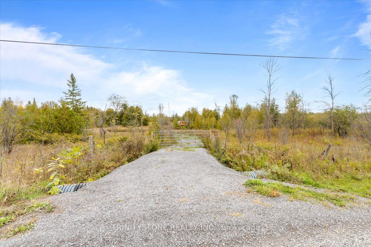 1754 Kilmaurs Side Rd Property Photo