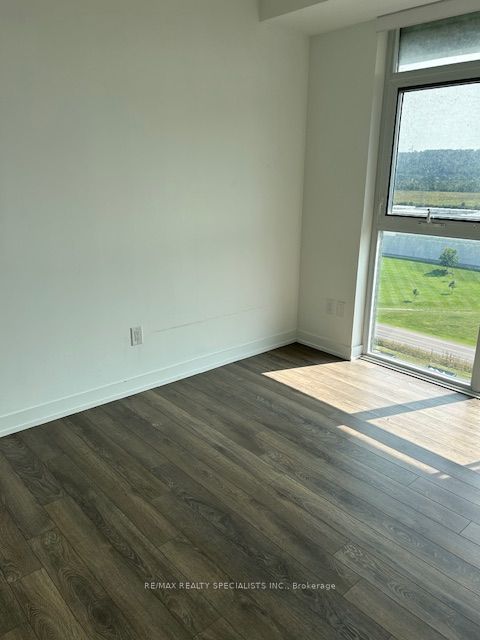 550 North Service Road 1201 Property Photo 8