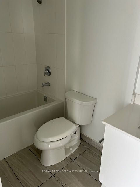 550 North Service Road 1201 Property Photo 11