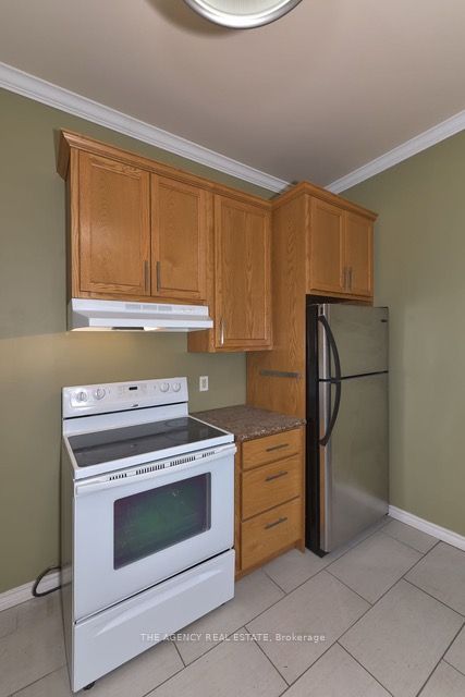 870 Queens Avenue Property Photo 10