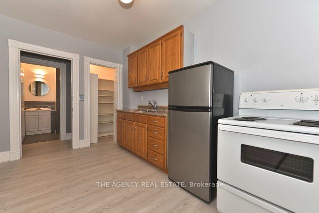 870 Queens Avenue Property Photo 17