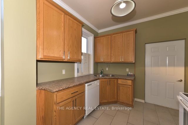 870 Queens Avenue Property Photo 22