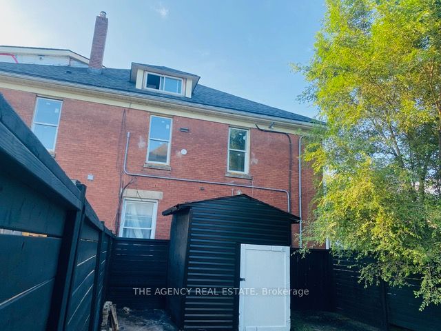 870 Queens Avenue Property Photo 28