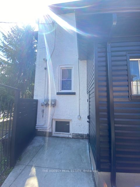 870 Queens Avenue Property Photo 35