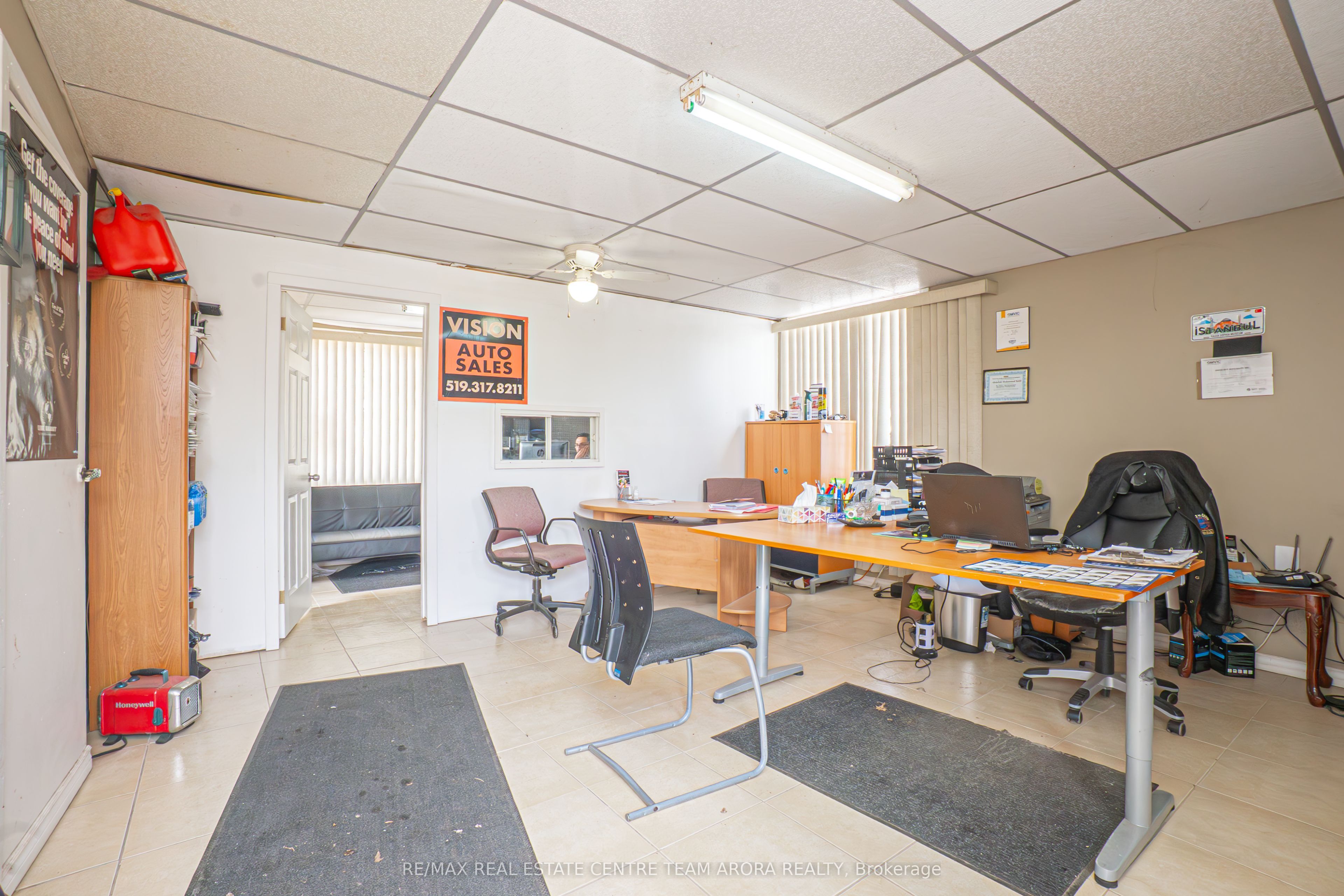 4016 Dundas Street Property Photo 4