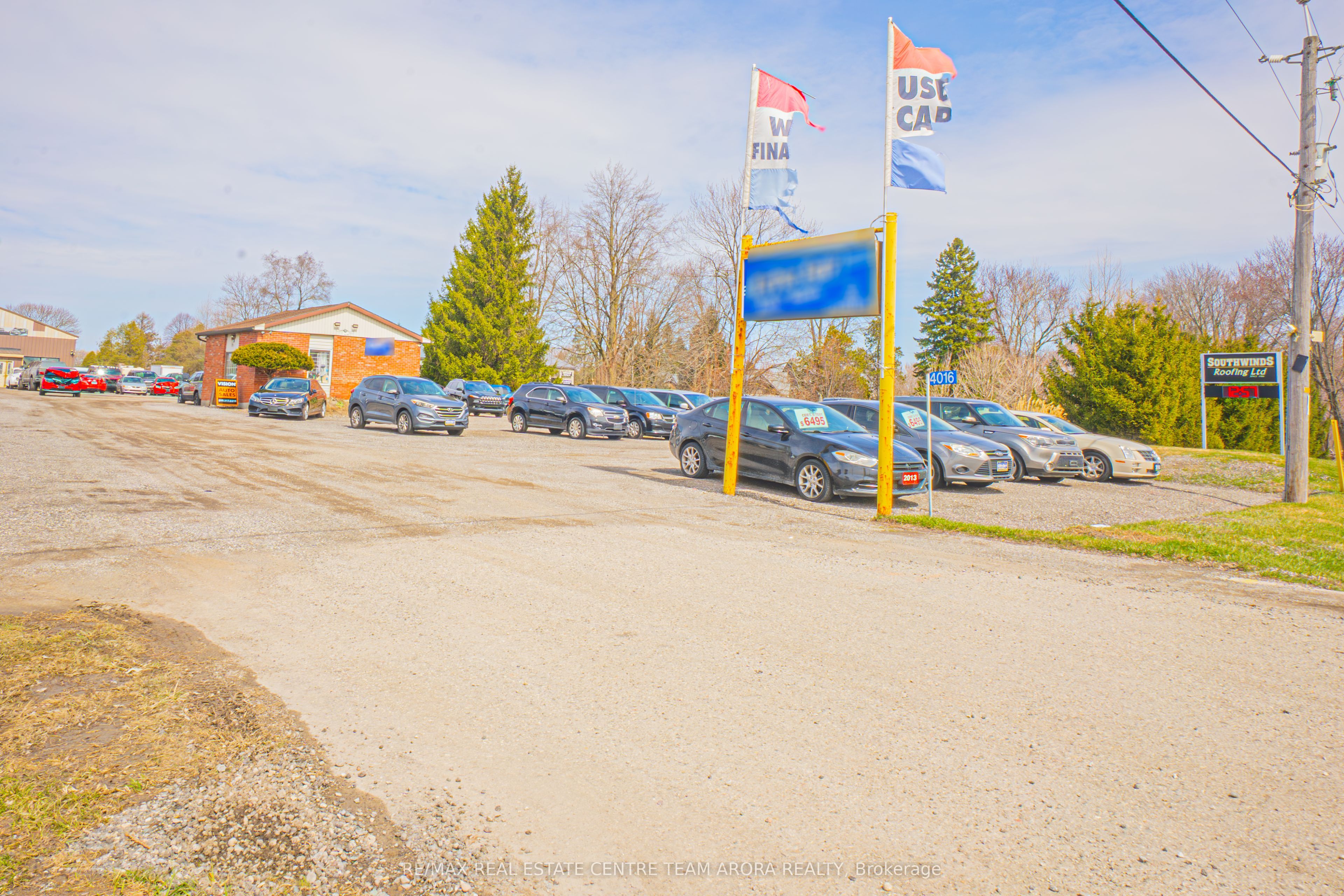4016 Dundas Street Property Photo 10