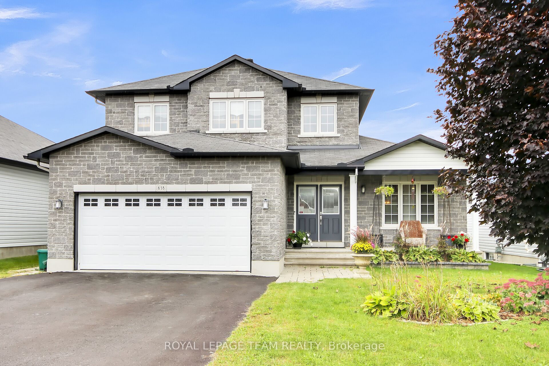 638 Robert Hill Street N Property Photo 1