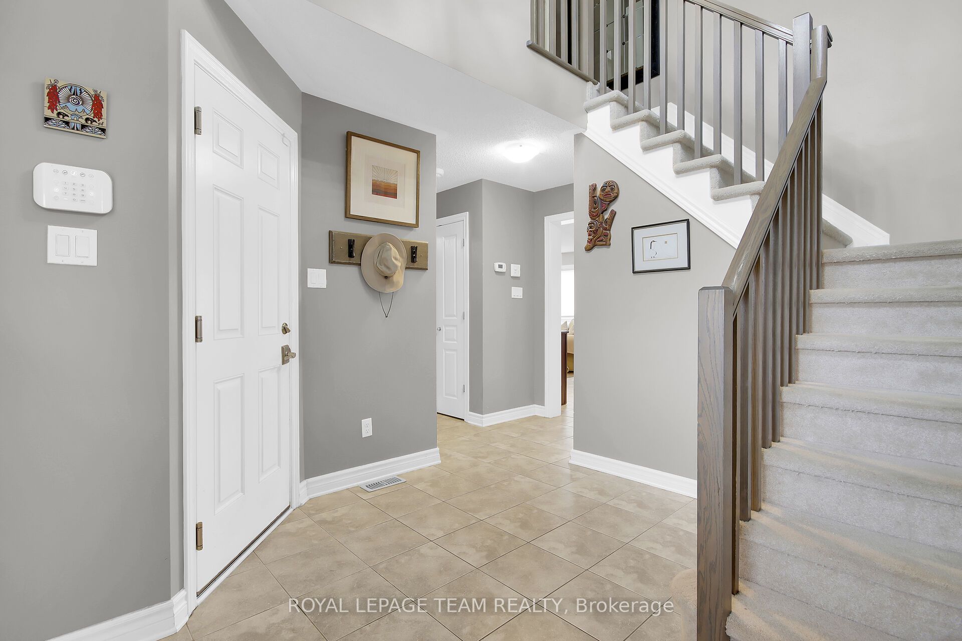 638 Robert Hill Street N Property Photo 4