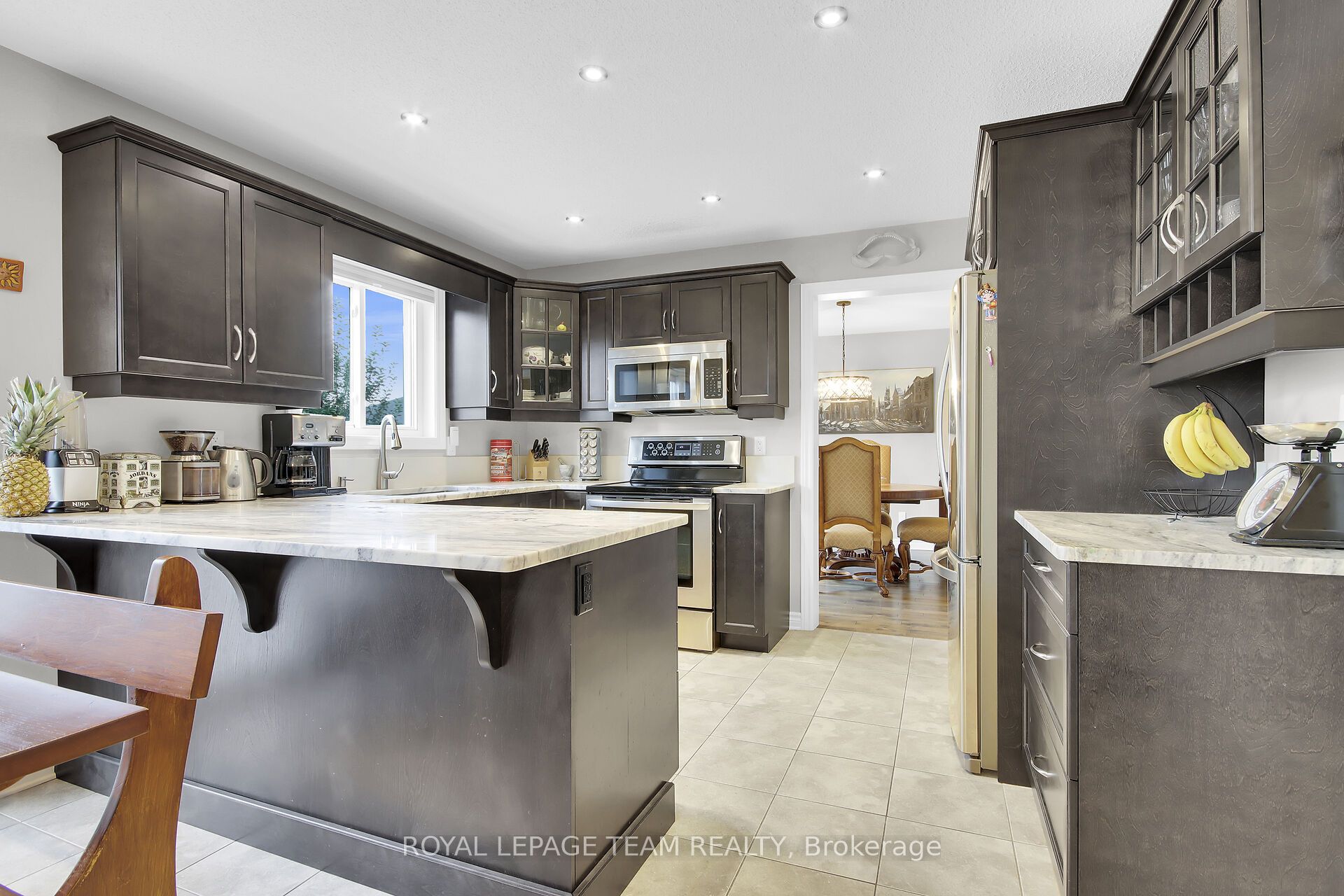 638 Robert Hill Street N Property Photo 7