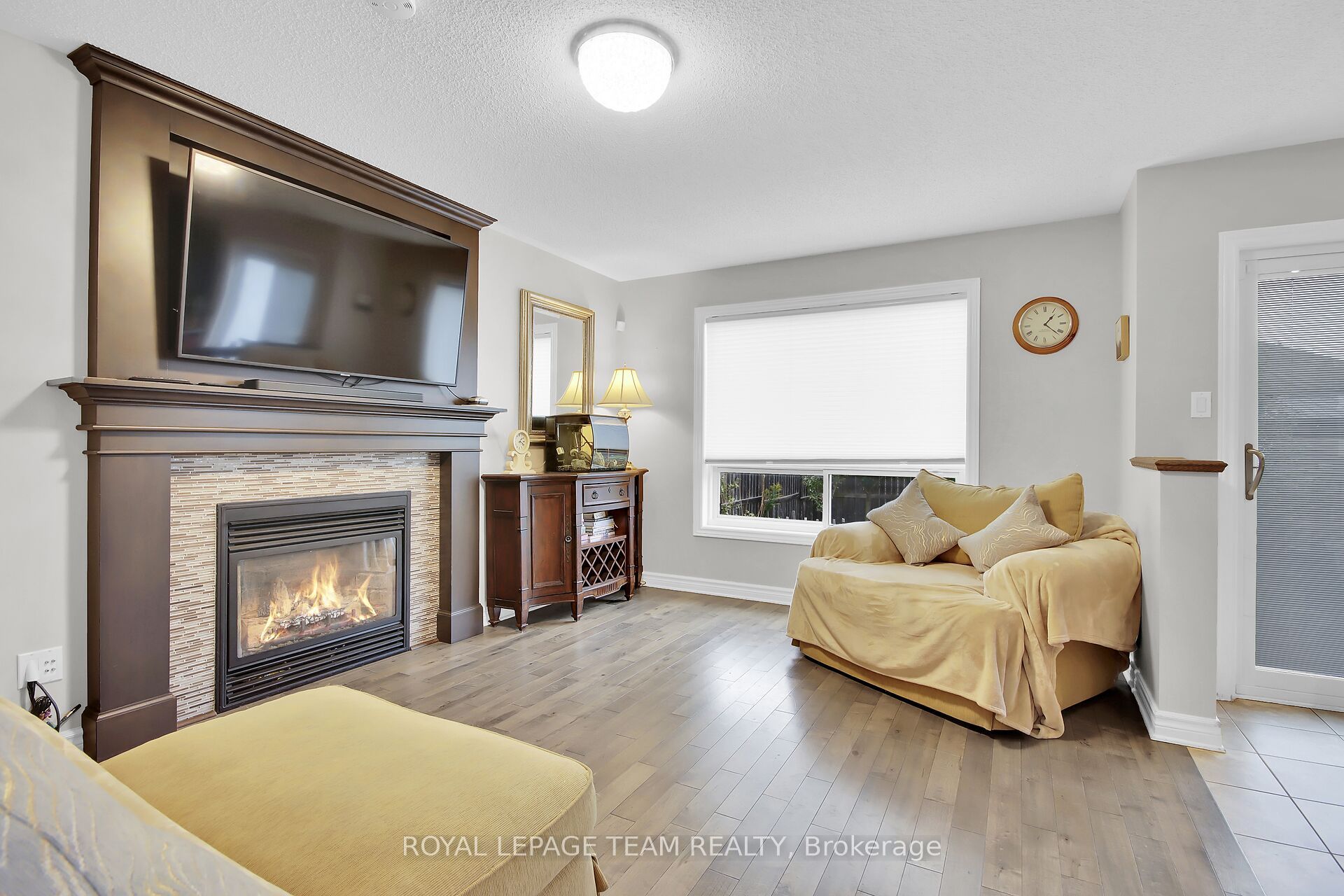 638 Robert Hill Street N Property Photo 13