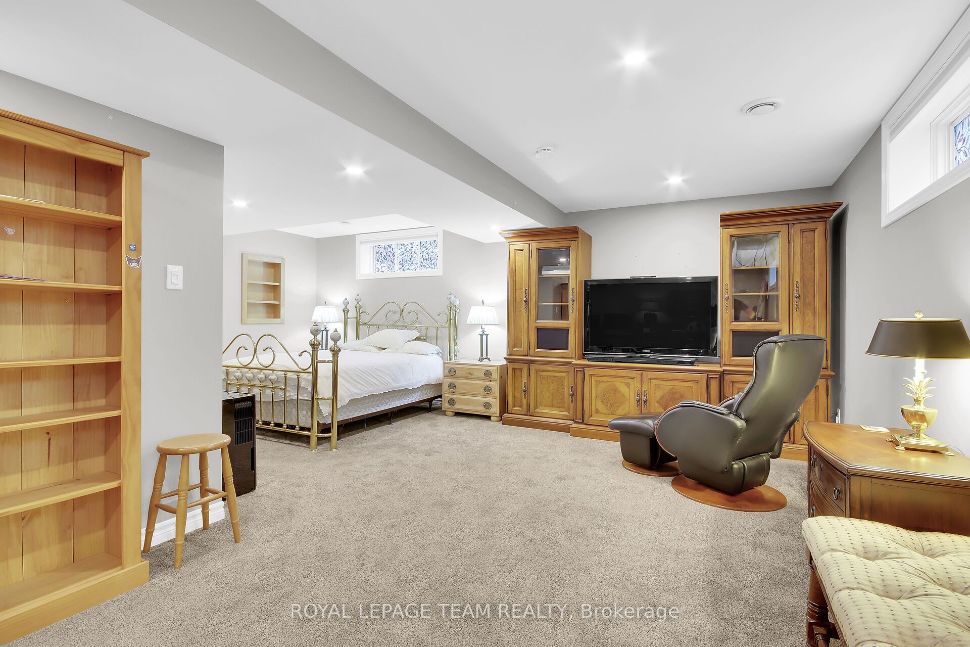 638 Robert Hill Street N Property Photo 28