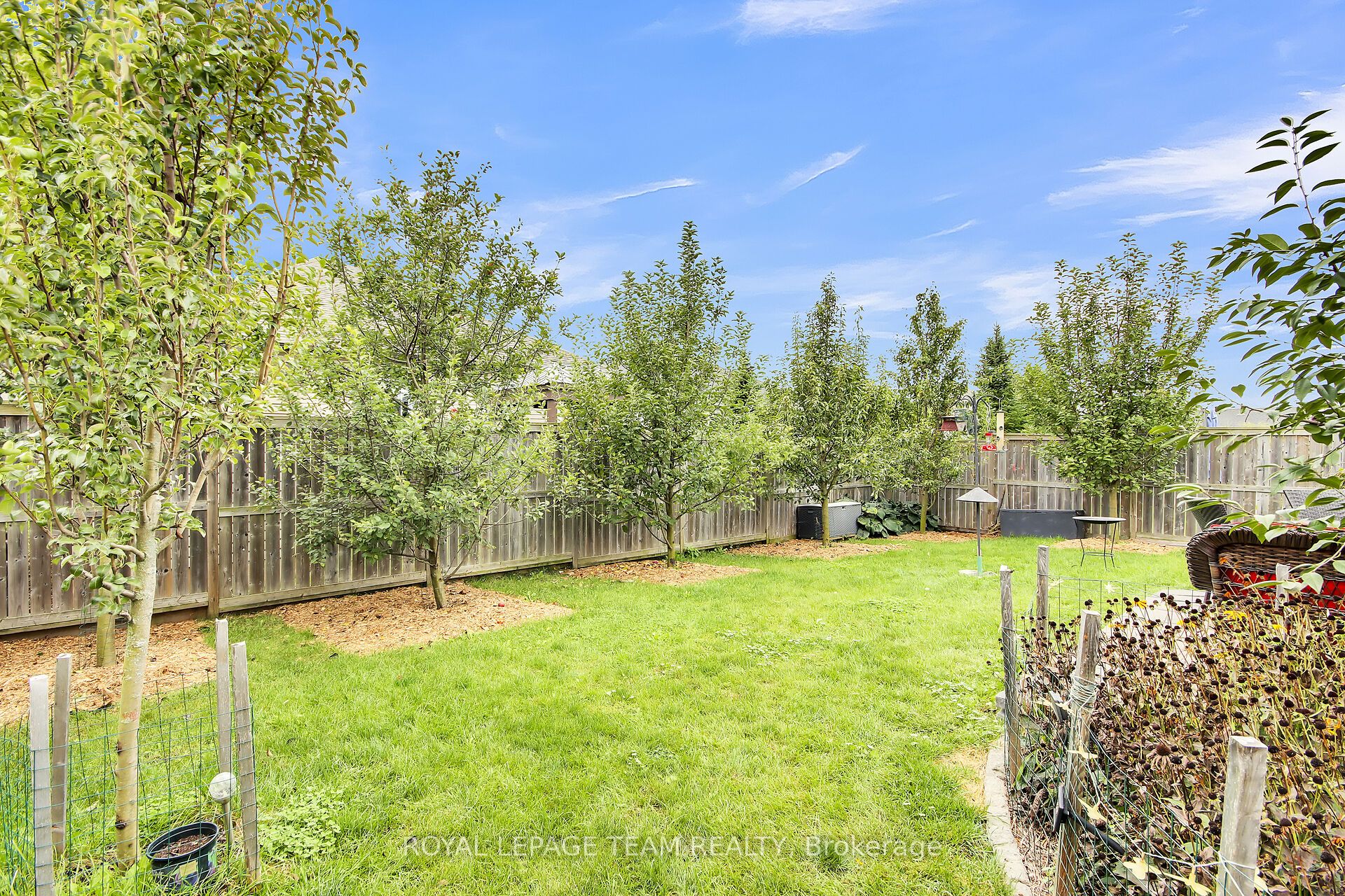 638 Robert Hill Street N Property Photo 34