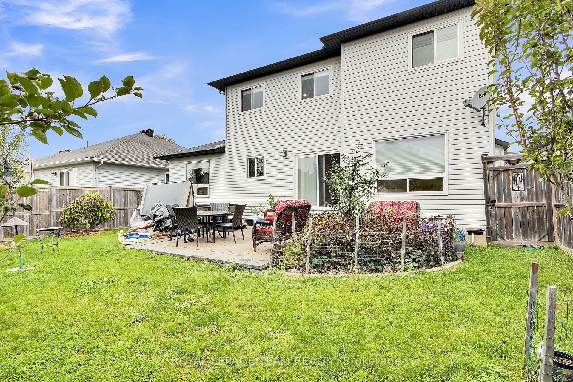 638 Robert Hill Street N Property Photo 36
