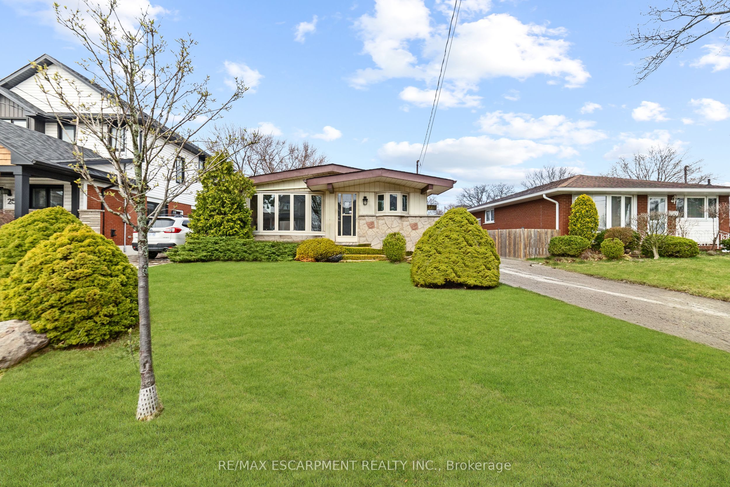 261 Thorner Drive Property Photo 1