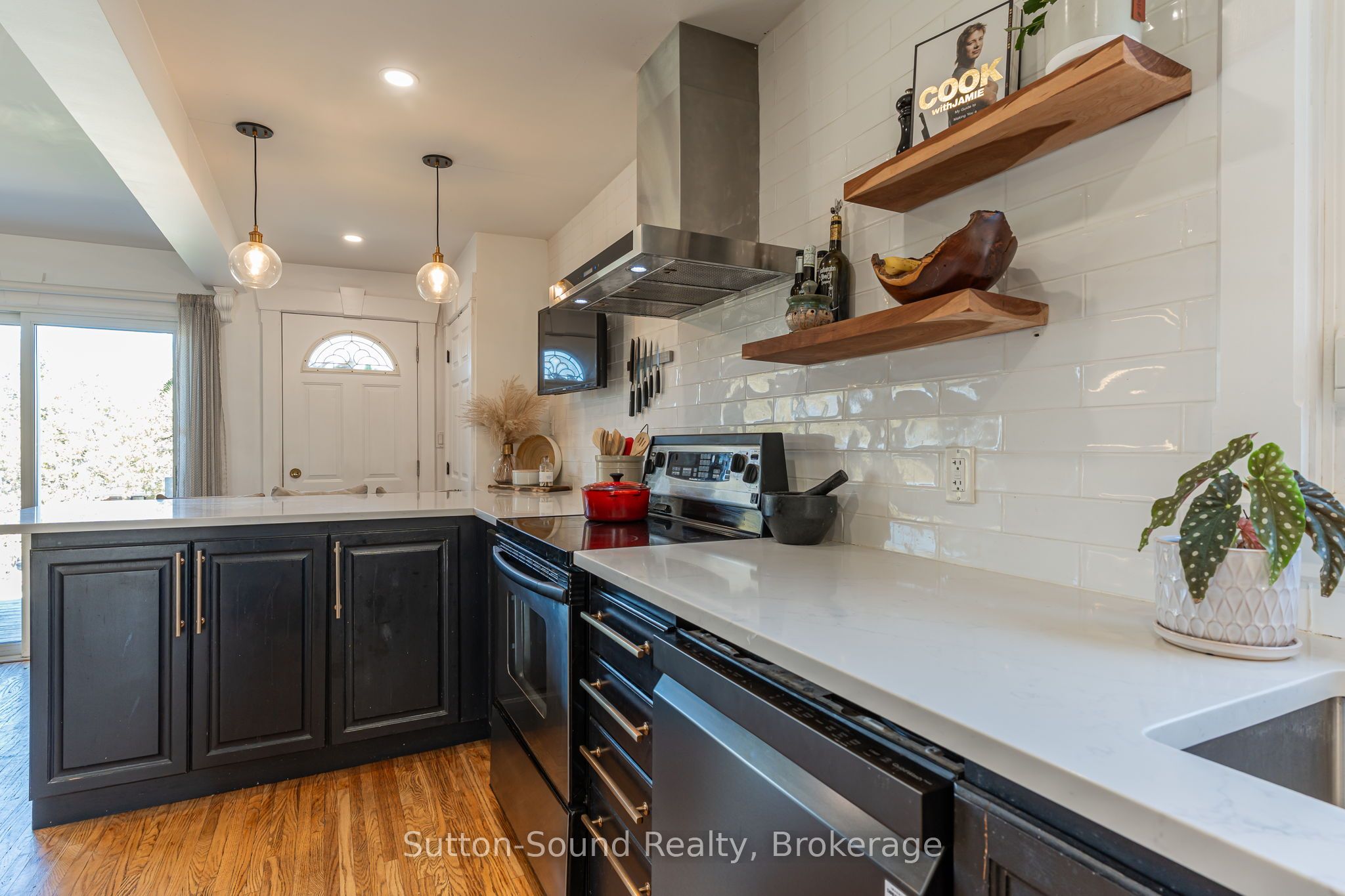 146 Sunset Boulevard Property Photo 8