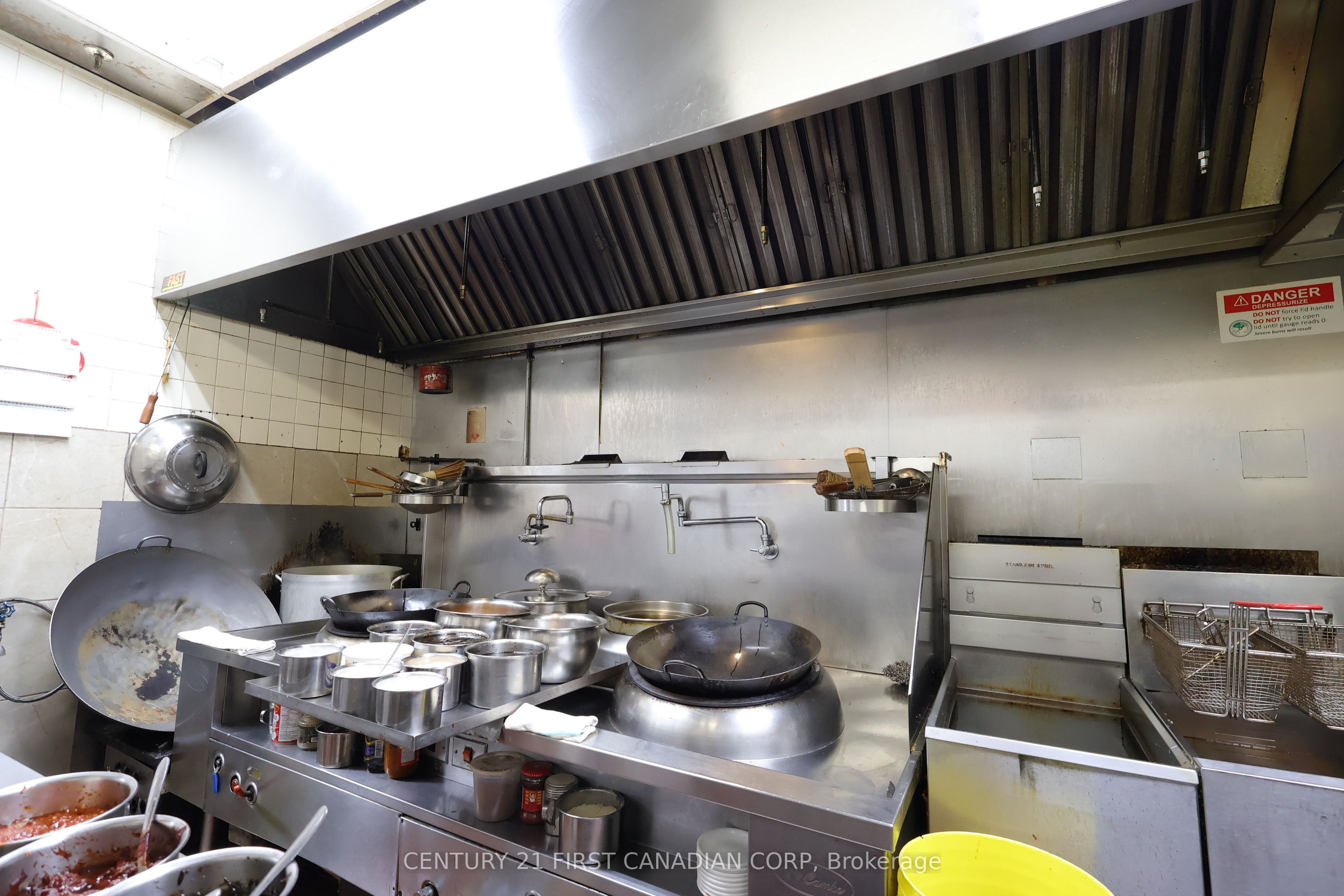#16 - 1080 Adelaide Street Property Photo 10