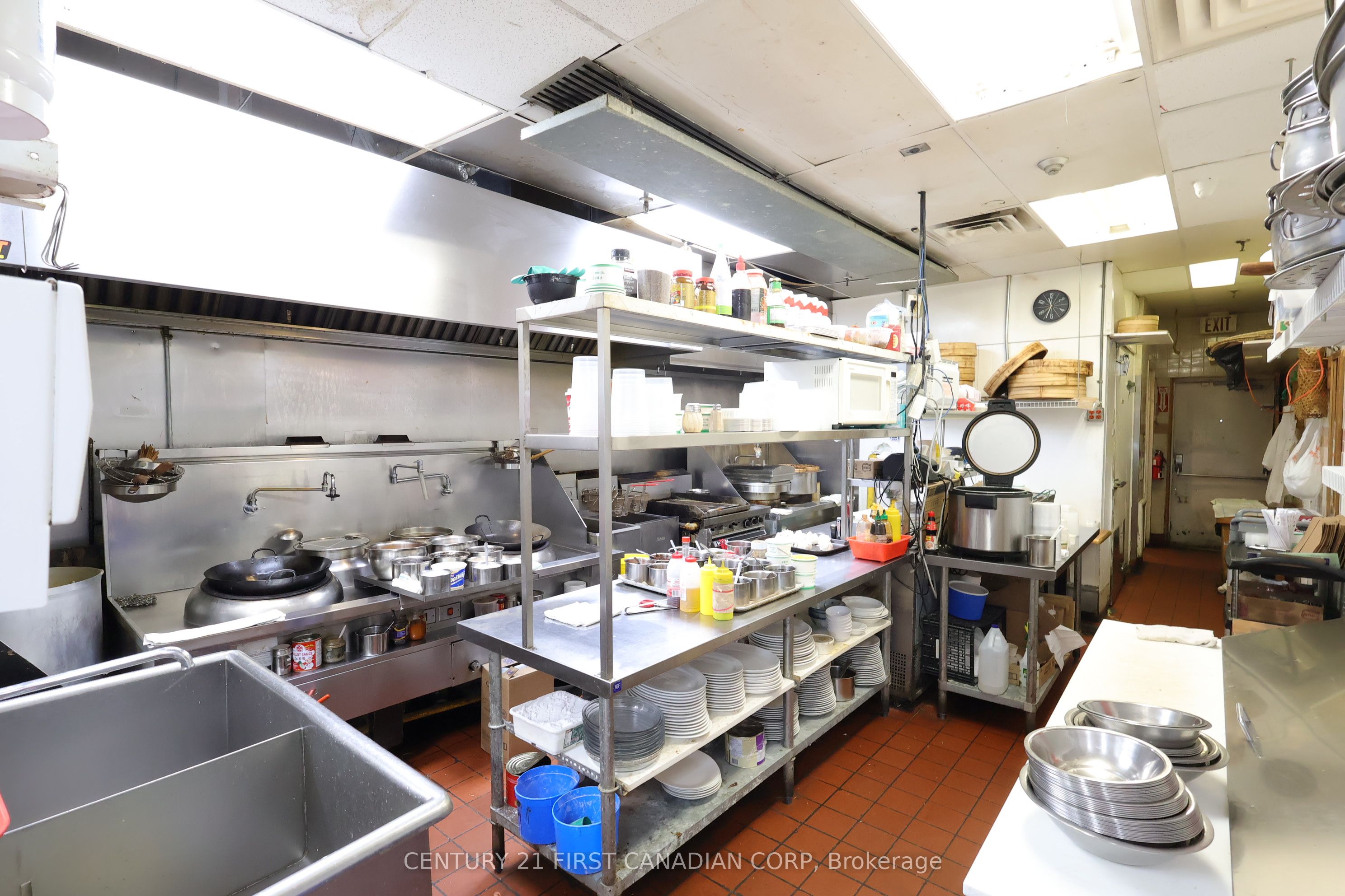#16 - 1080 Adelaide Street Property Photo 11