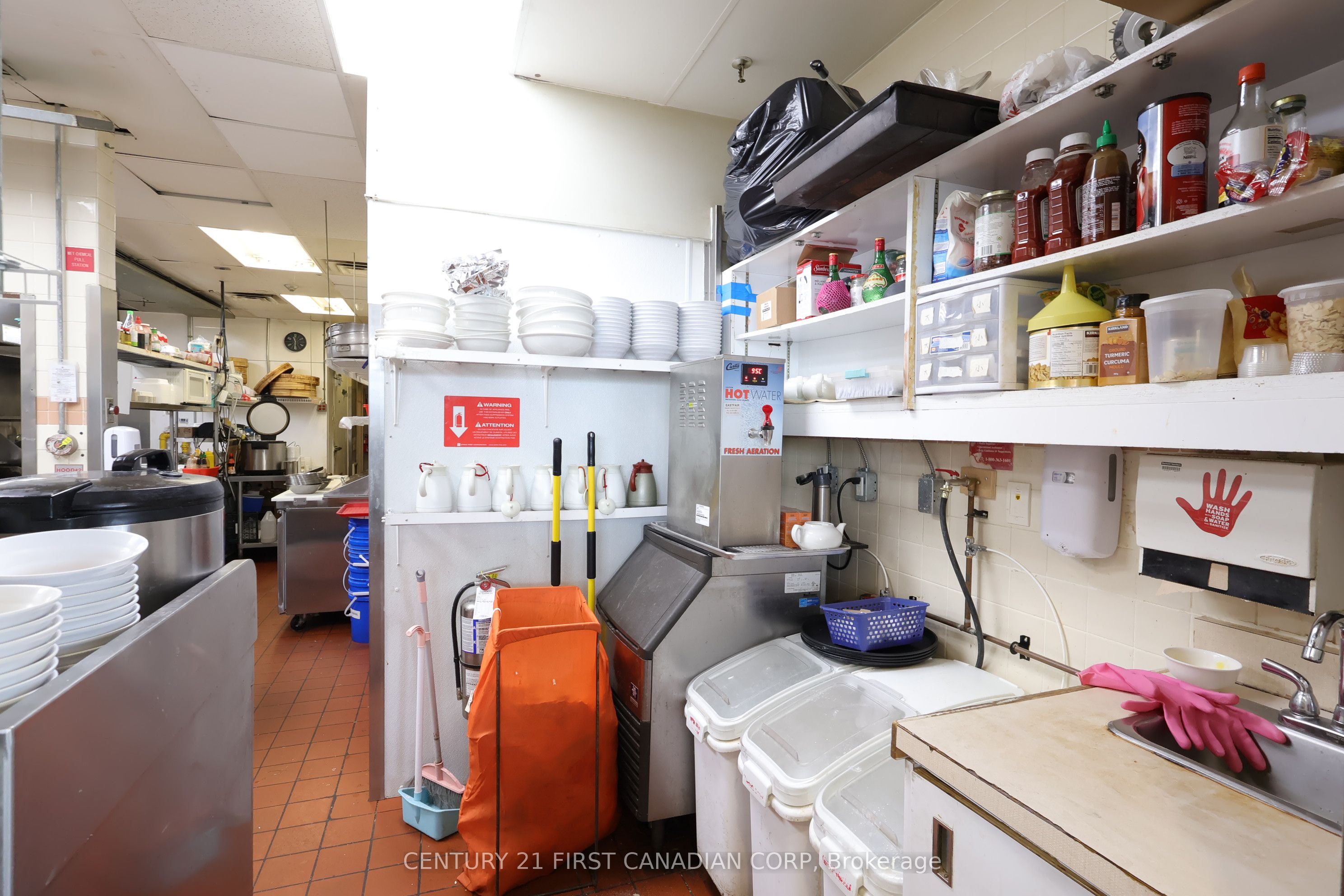 #16 - 1080 Adelaide Street Property Photo 14