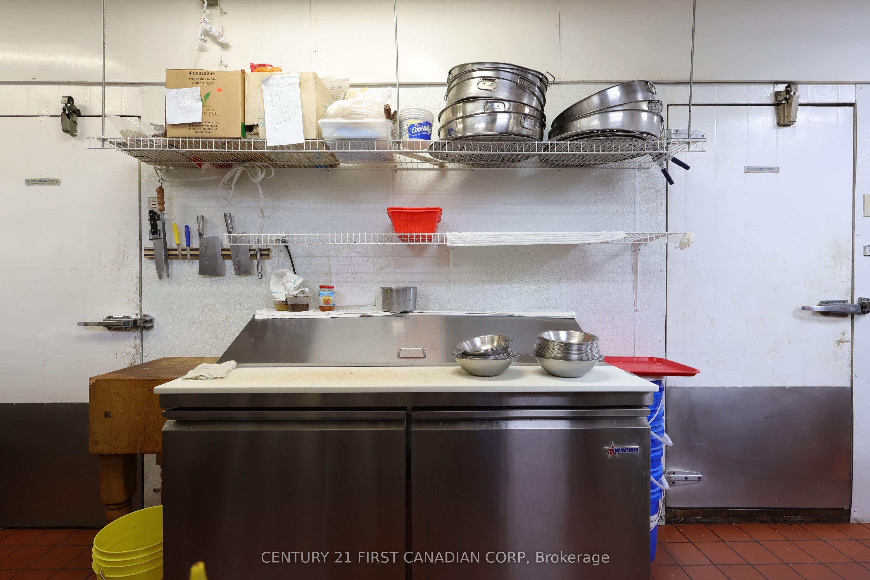#16 - 1080 Adelaide Street Property Photo 16