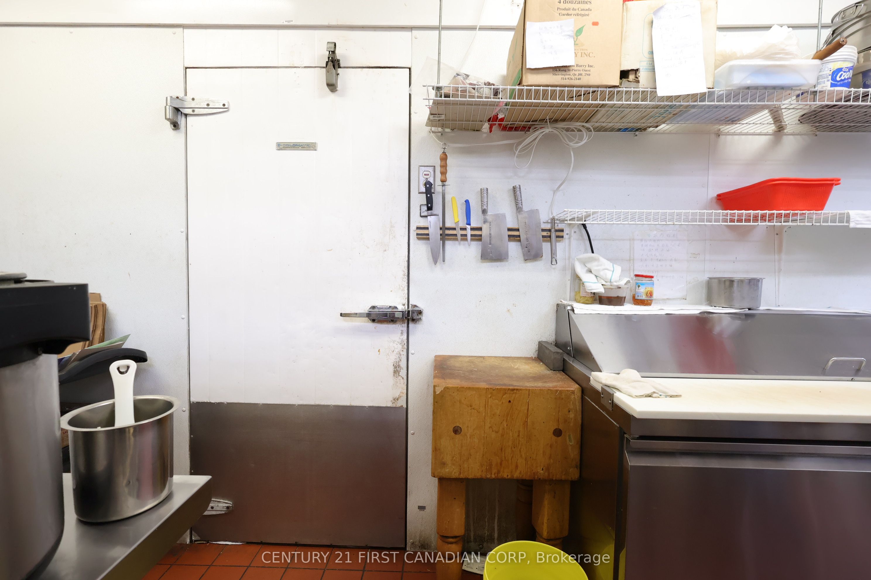 #16 - 1080 Adelaide Street Property Photo 18
