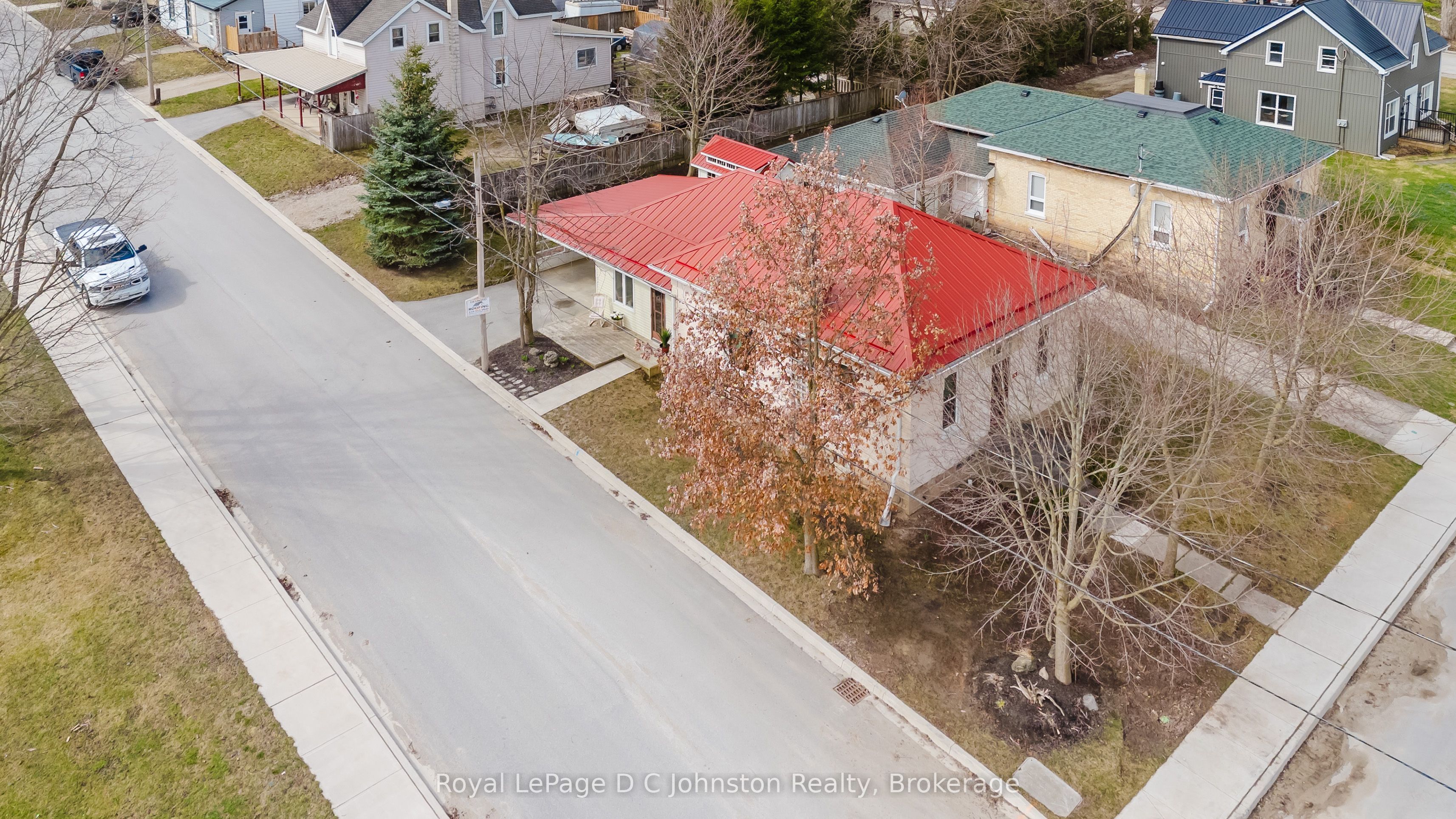 83 3rd Street Sw Property Photo 3