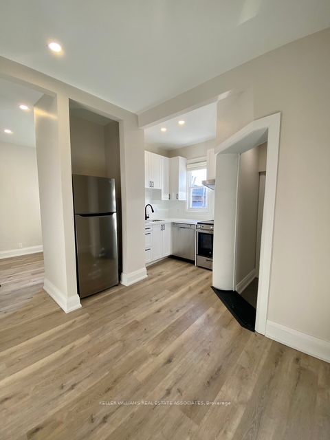 11 Barnesdale Avenue N Property Photo 1