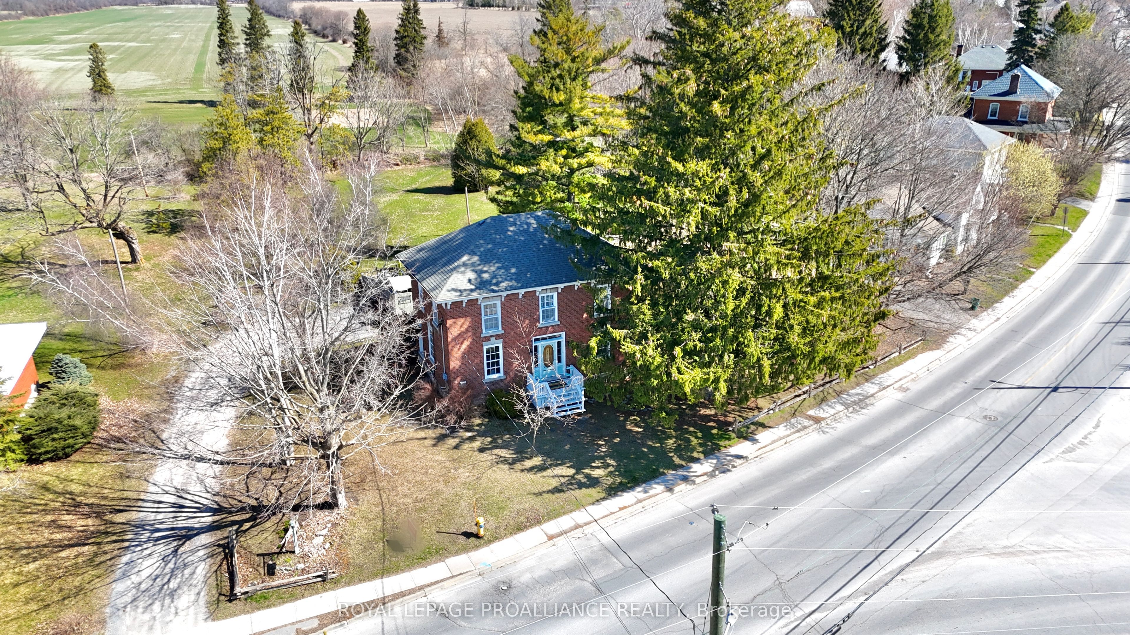 374 Bloomfield Main Street Property Photo