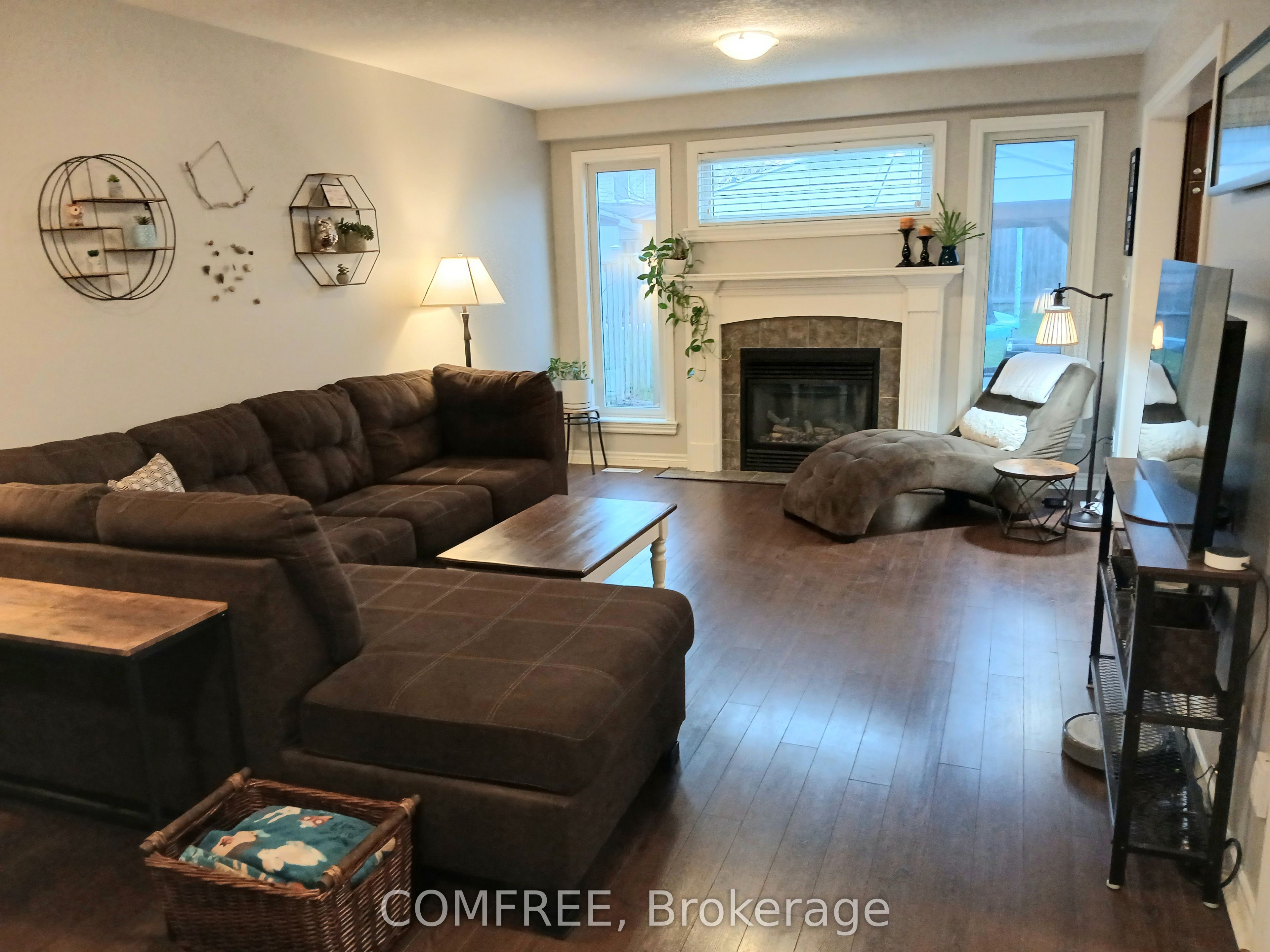 1192 S Wenige Dr Property Photo 3