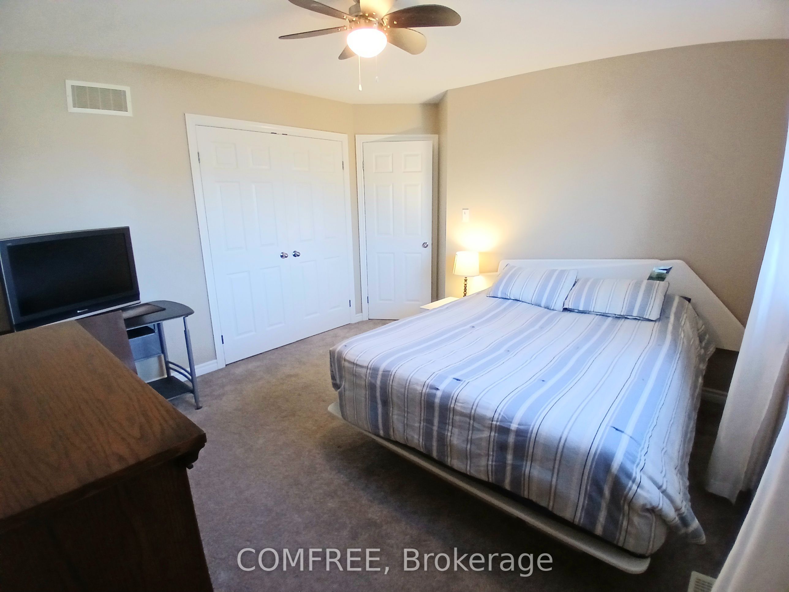 1192 S Wenige Dr Property Photo 13