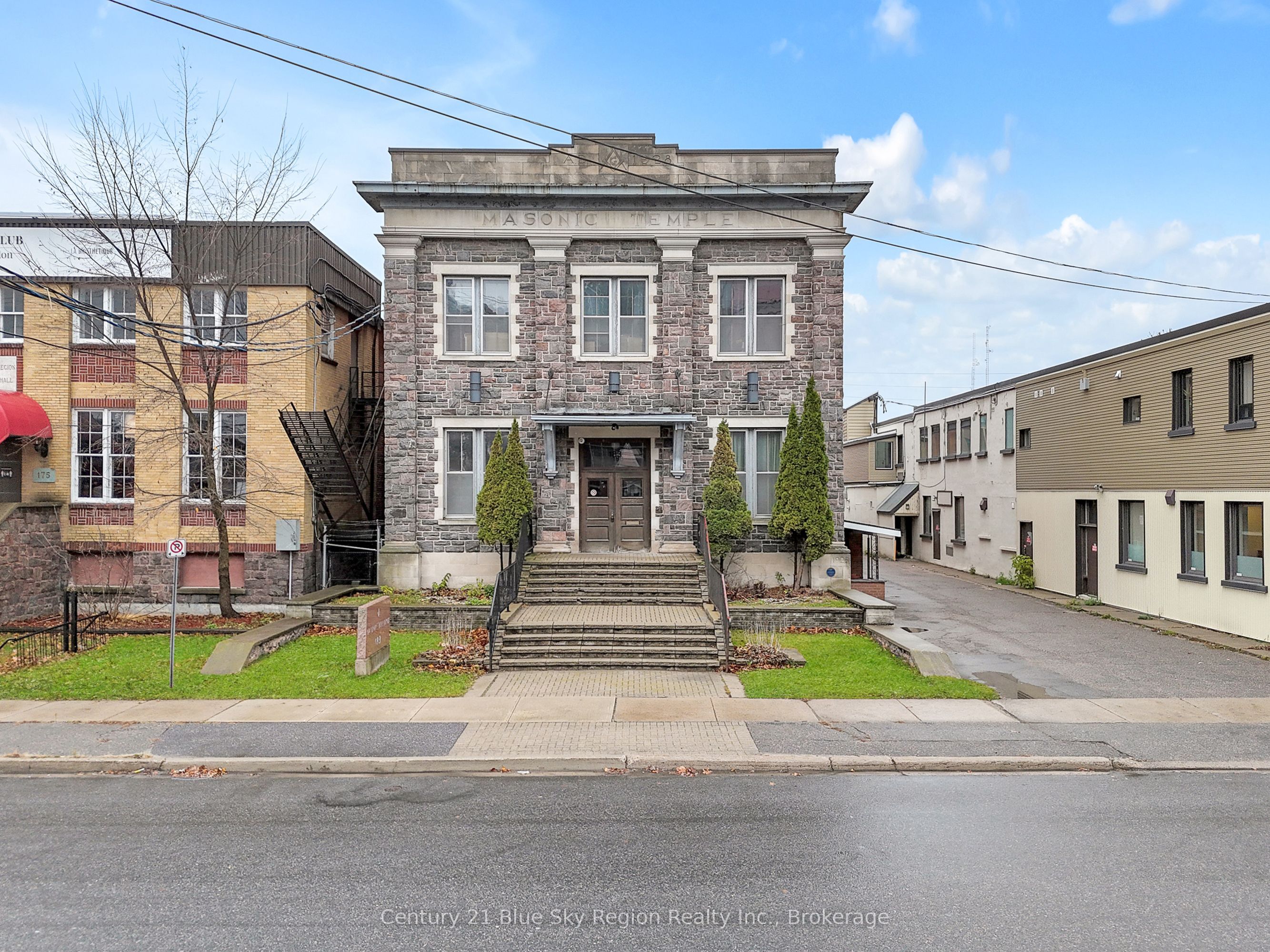 #2 - 183 FIRST Street Property Photo 1