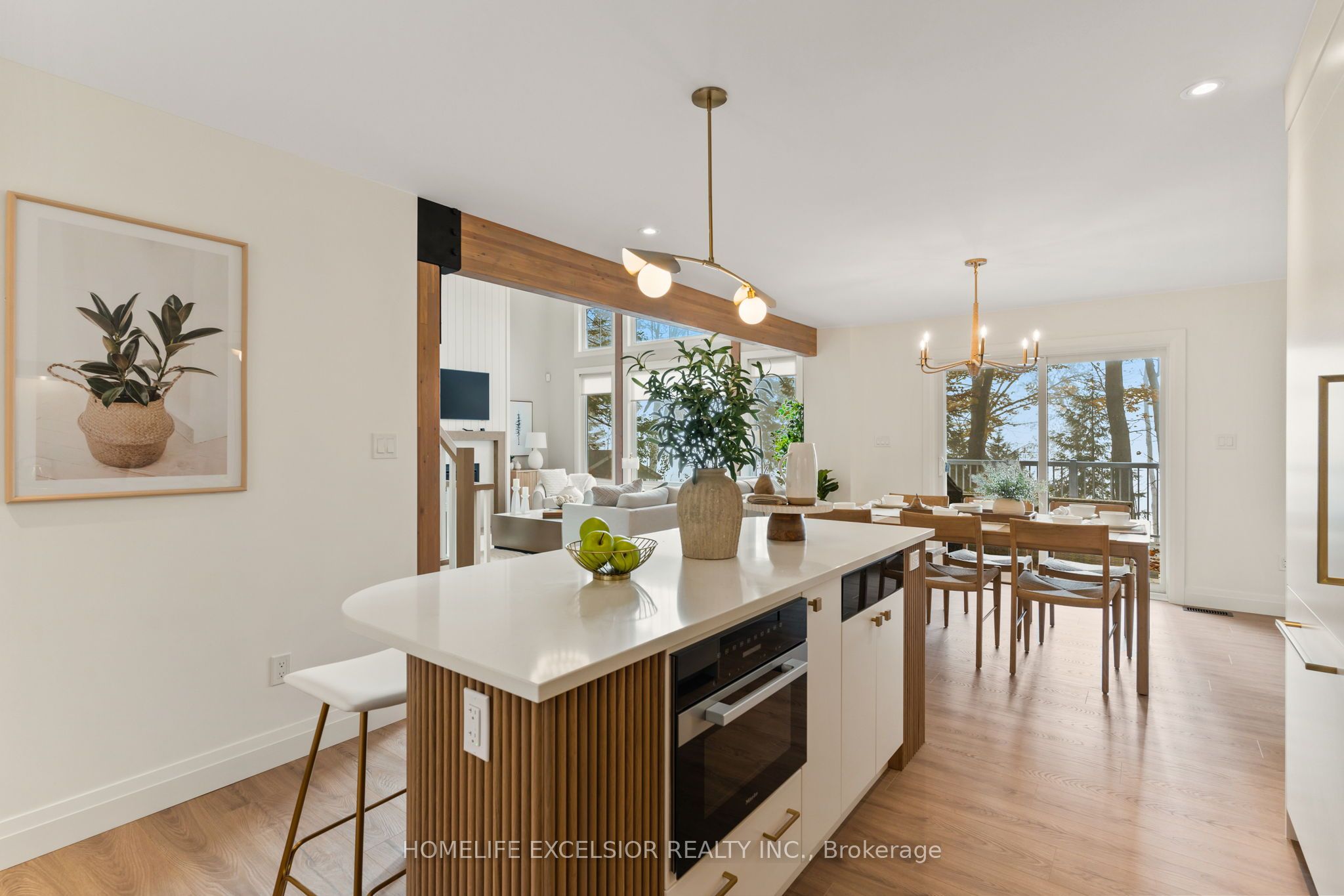 1284 True North Road Property Photo 10