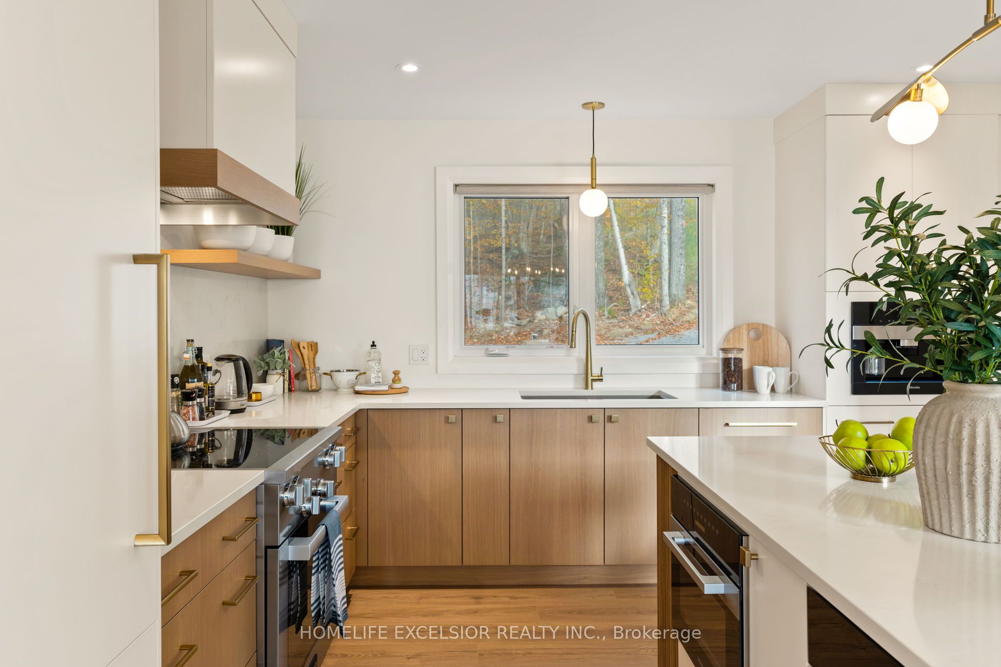 1284 True North Road Property Photo 16