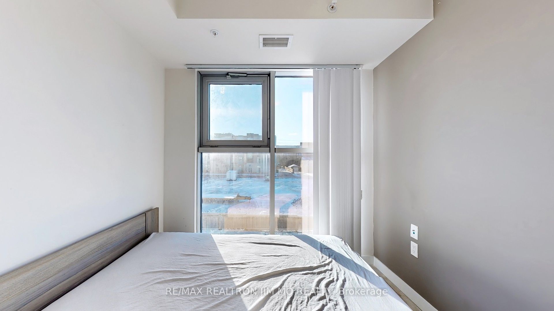 257 Hemlock St Property Photo 24