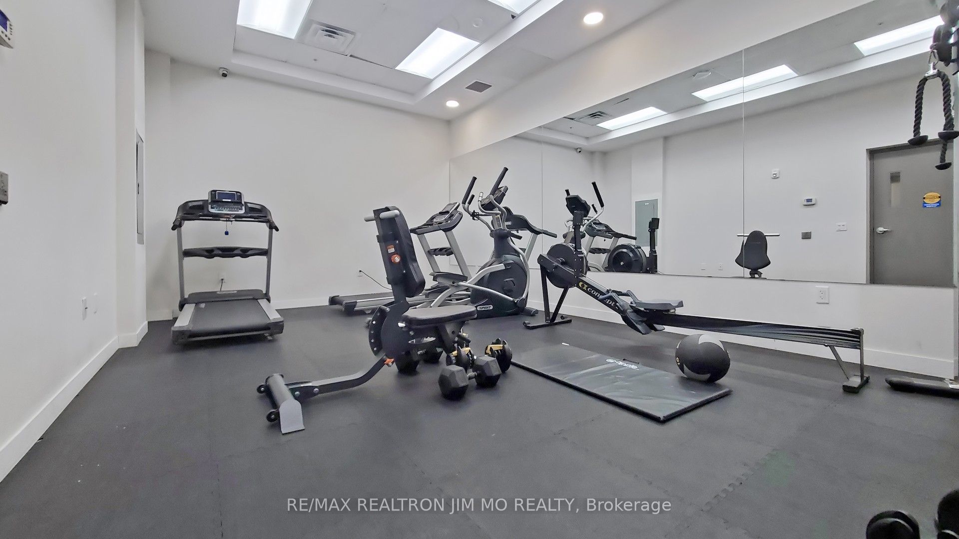 257 Hemlock St Property Photo 36