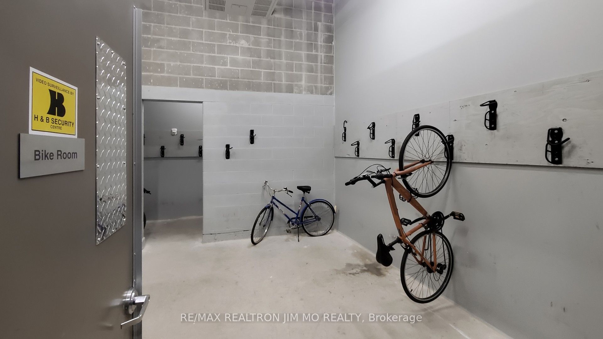 257 Hemlock St Property Photo 39