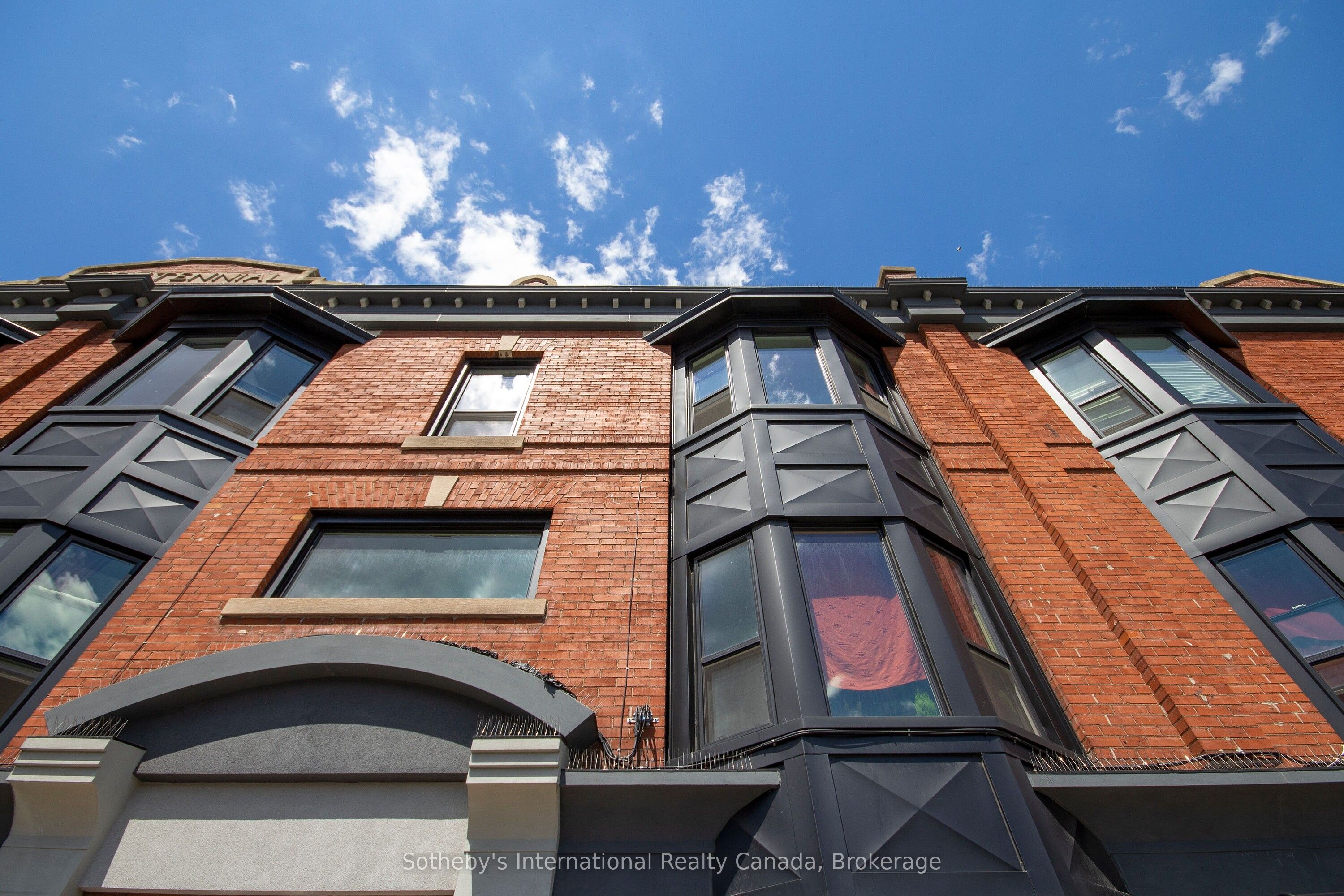 477 King Street Property Photo