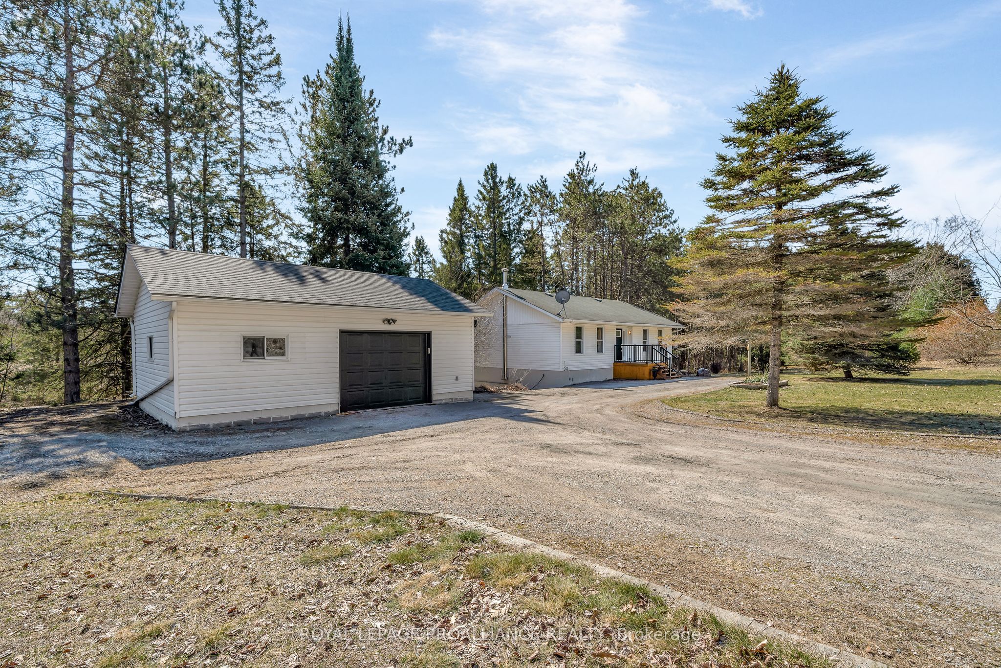 1076 Upper Flinton Rd Property Photo